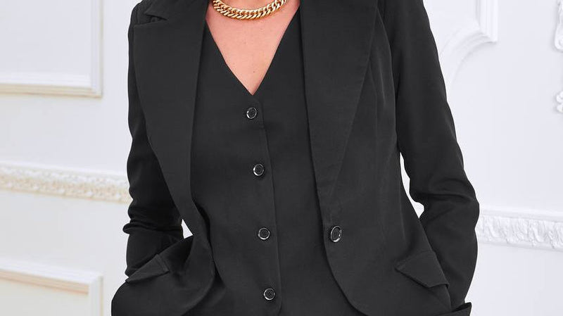 What to Wear to the Office: Women's Style Guide