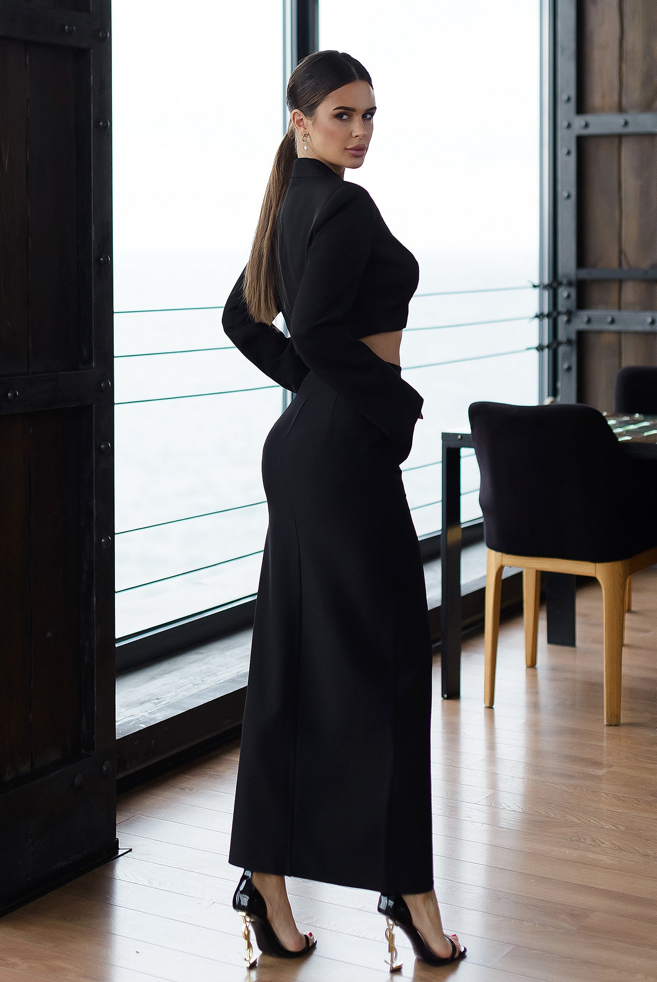 Alexa Black Crop Jacket - close-up detail | ELAGIA