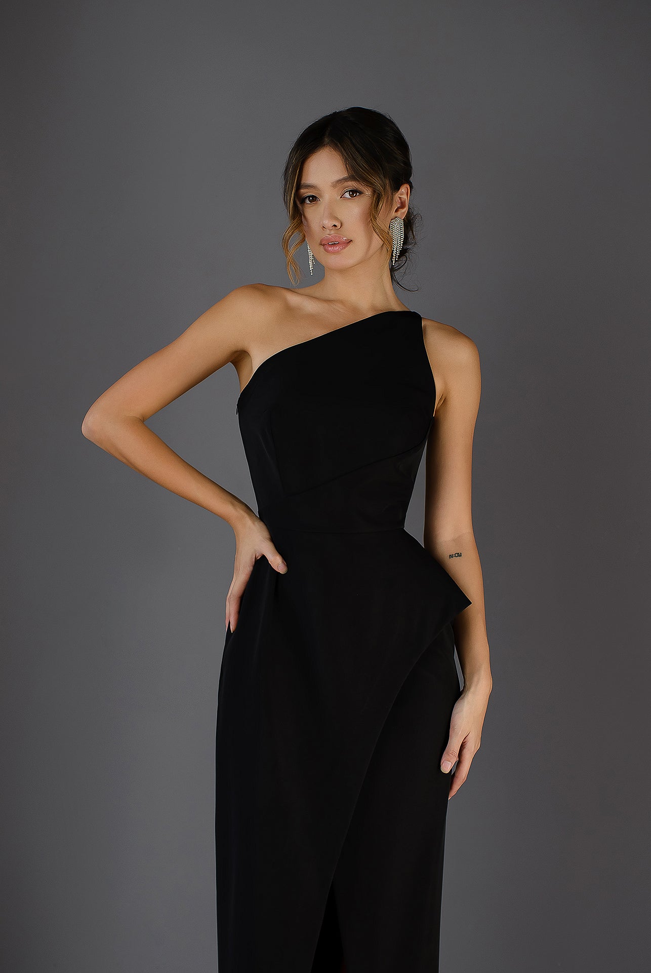 Black Asymmetric Sleeveless Maxi Dress - view 7 | ELAGIA