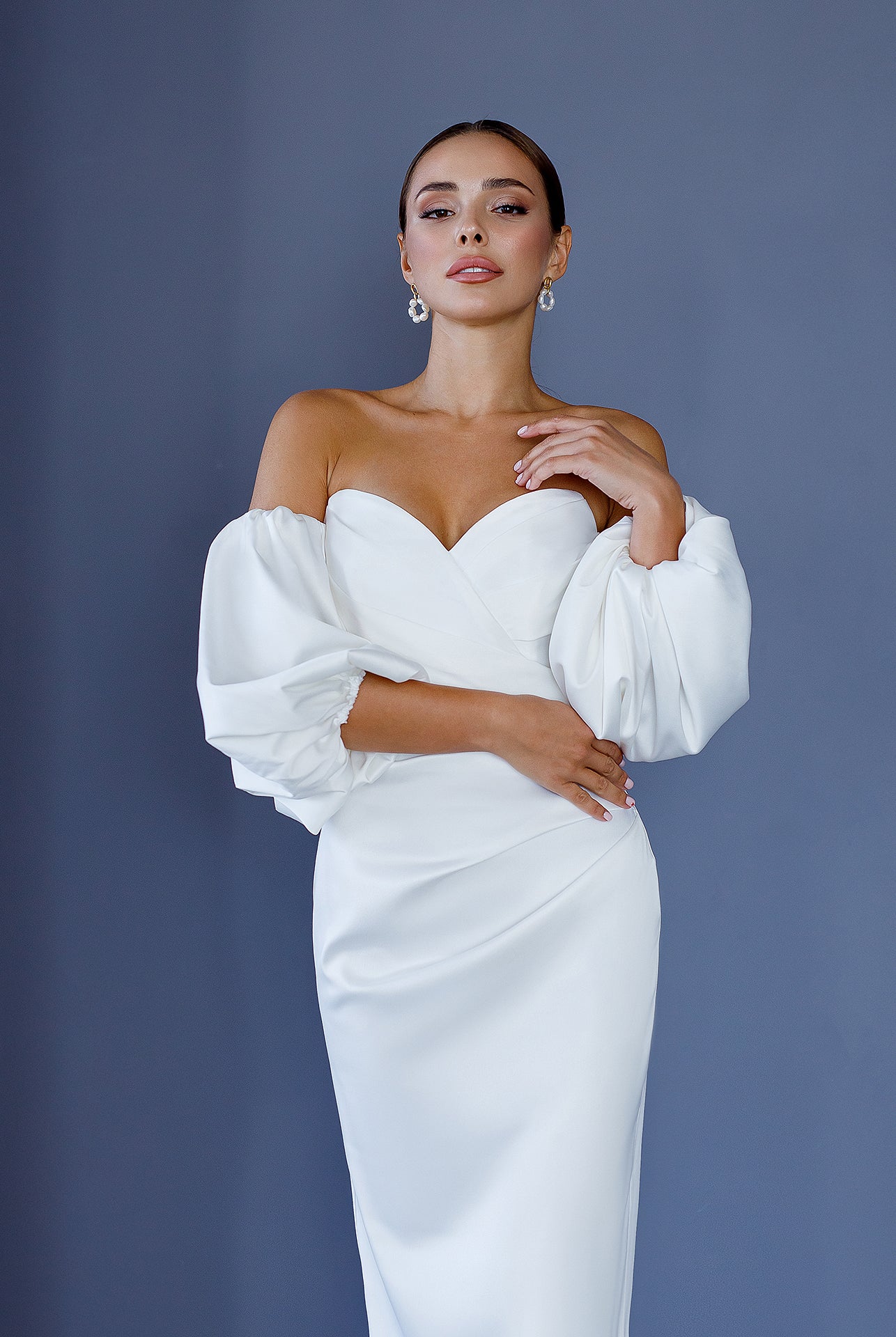 ELAGIA White Satin Sweetheart Puff-Sleeve Midi Dress - close-up of puff sleeves and sweetheart neckline details