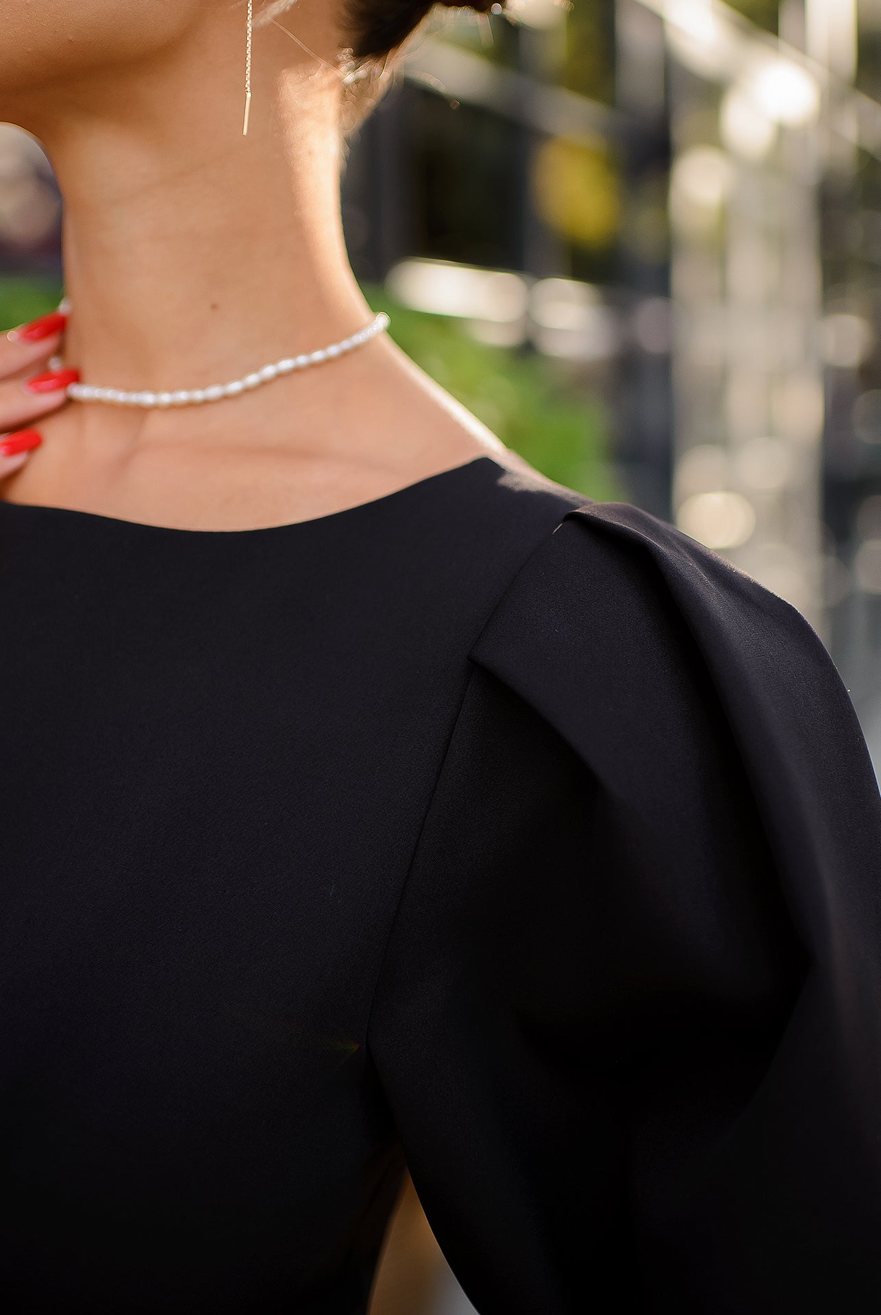 Black Backless Puff Sleeve Midi Dress - close-up detail | ELAGIA