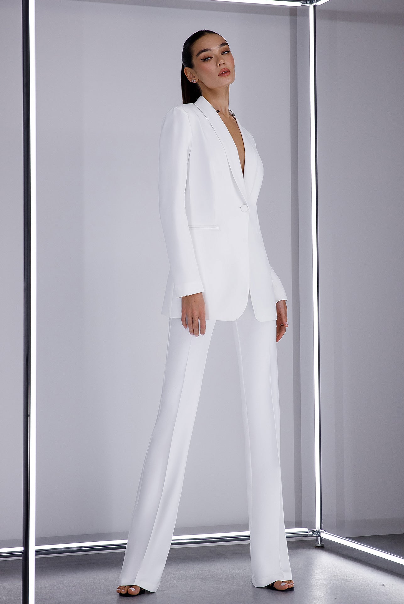 ELAGIA white 2-piece suit worn casually with sneakers - 3 piece women's suit versatile styling options