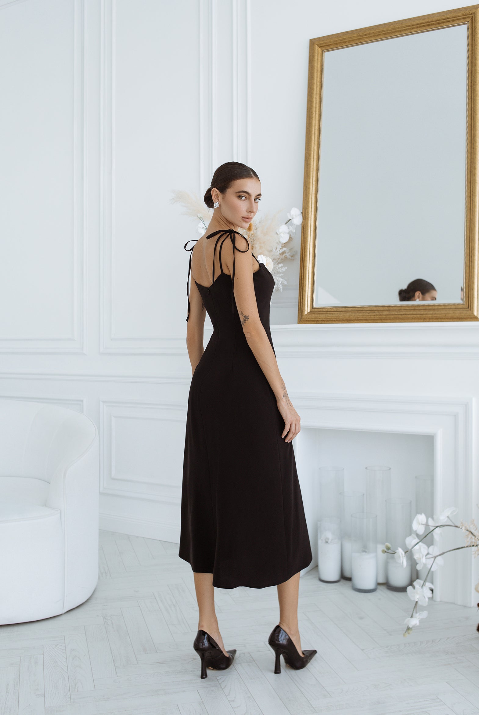 Black Strappy Sweetheart Midi Dress - view 8 | ELAGIA
