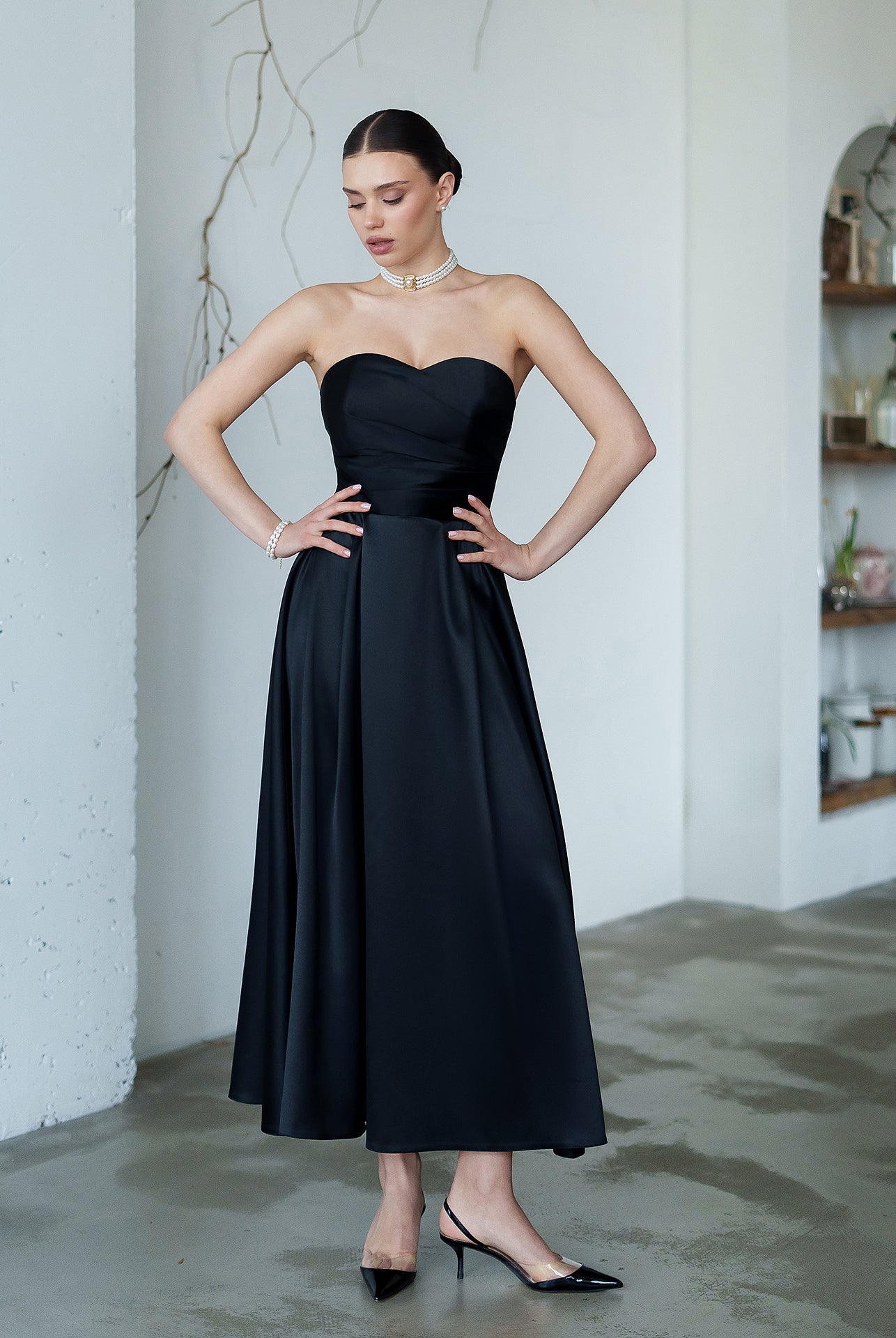 Nova Black Satin Strapless Sweetheart Midi Dress - view 7 | ELAGIA