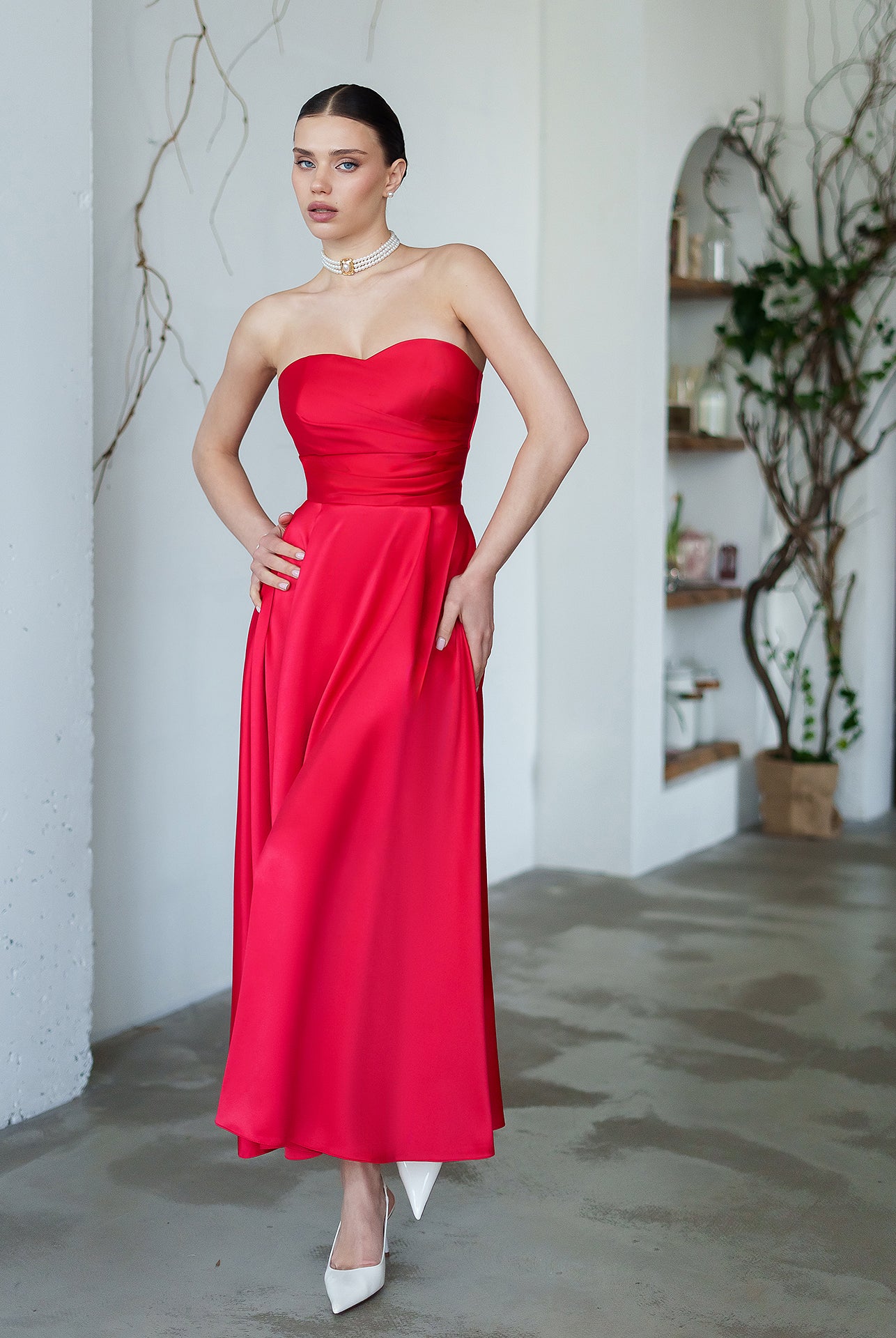 Nova Red Satin Strapless Sweetheart Midi Dress - view 7 | ELAGIA