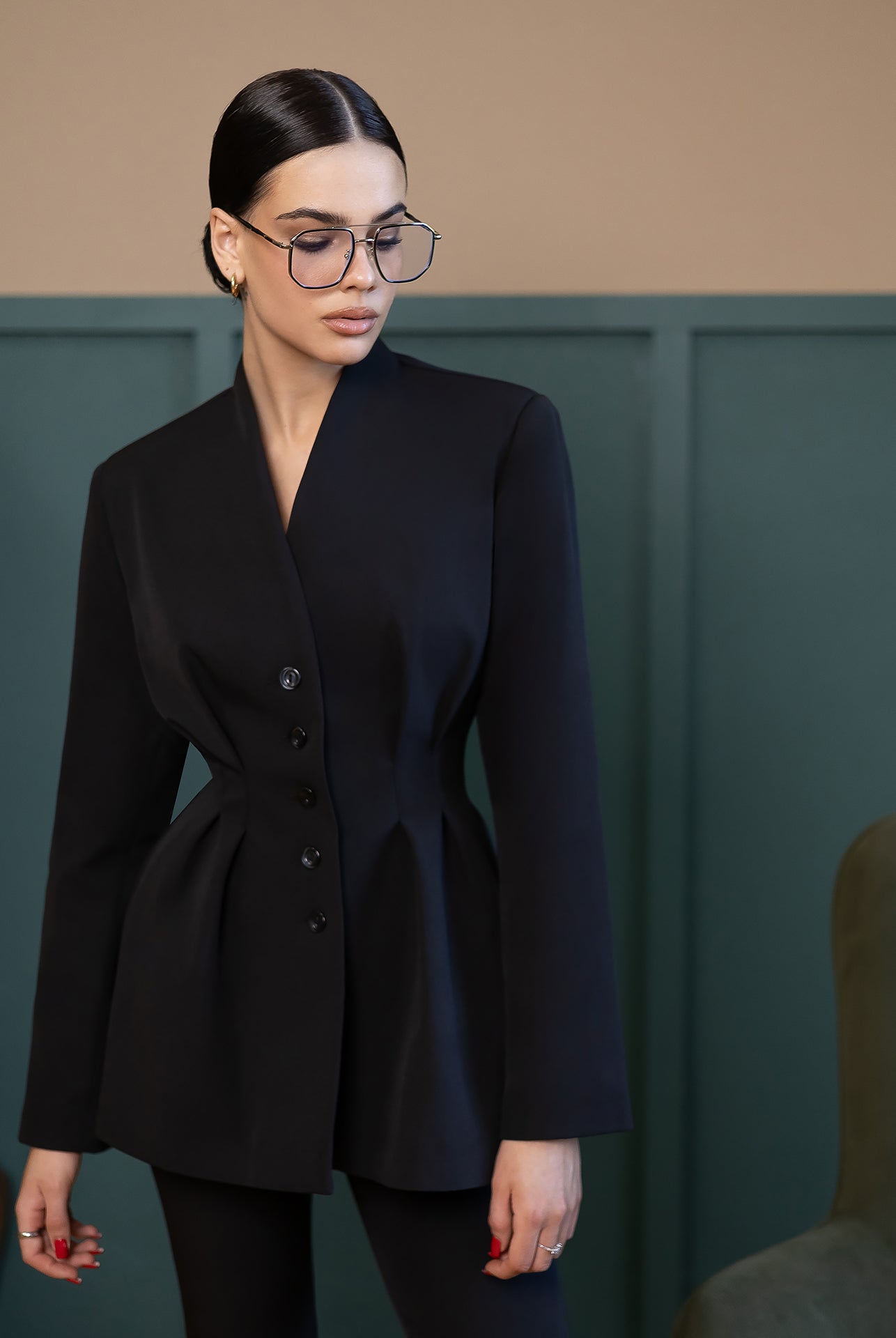 Serena Black Single-Breasted Sculpted-Waist Suit 2-Piece - back view | ELAGIA
