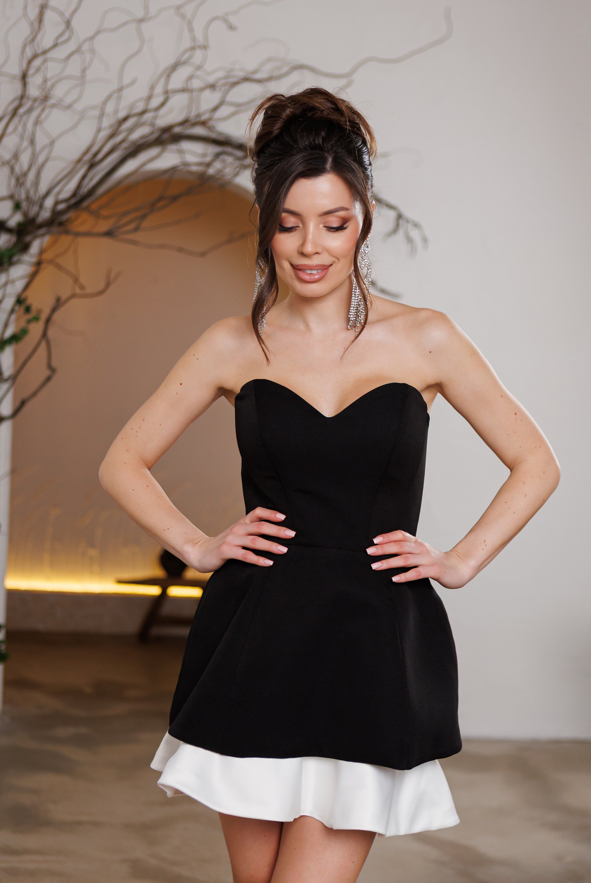 Black Sweetheart Strapless White Hem Mini Dress - view 8 | ELAGIA