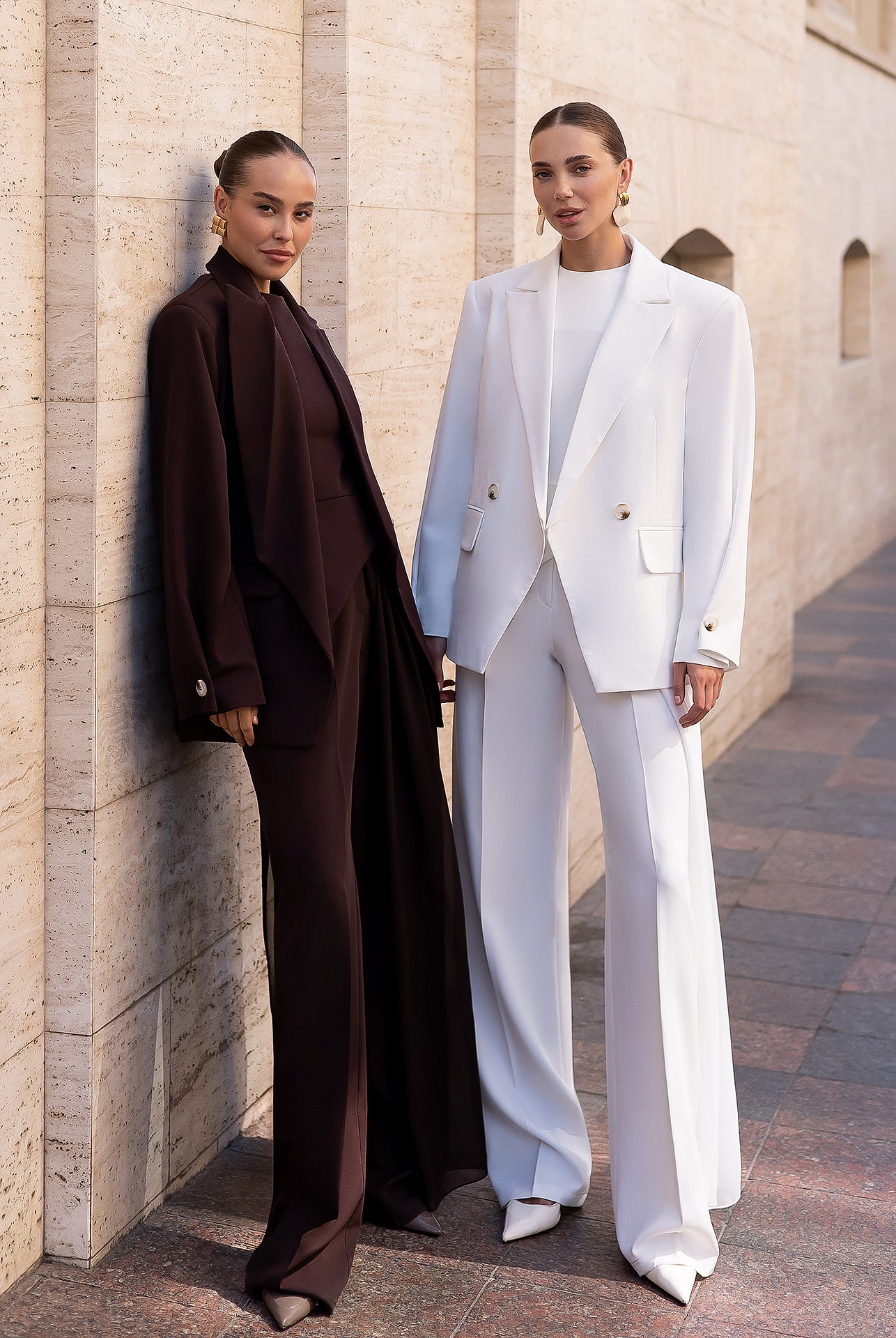 Bella White Oversized Double-Breasted Jacket - close-up detail | ELAGIA