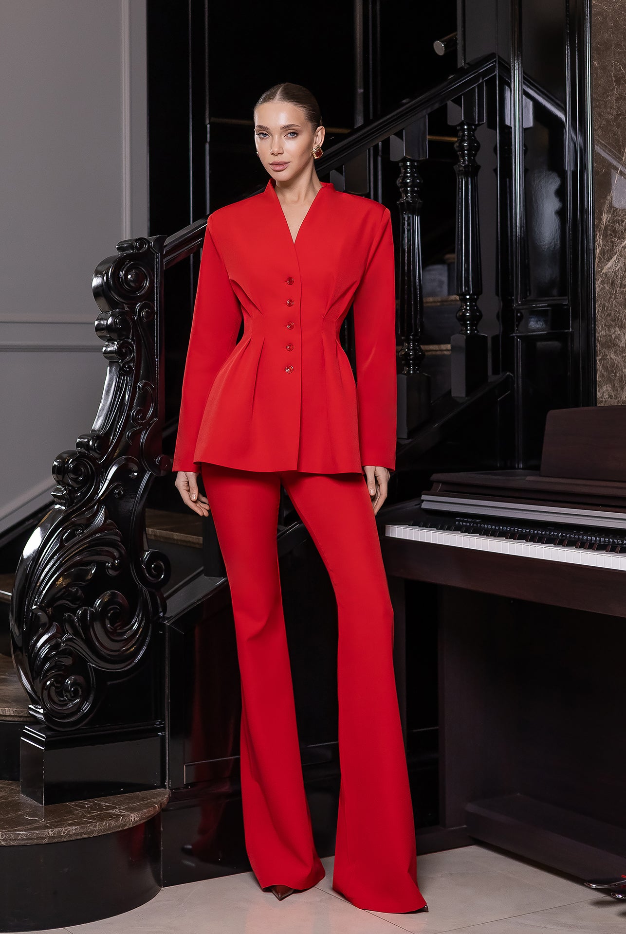 Serena Red Single-Breasted Sculpted-Waist Suit 2-Piece - front view | ELAGIA