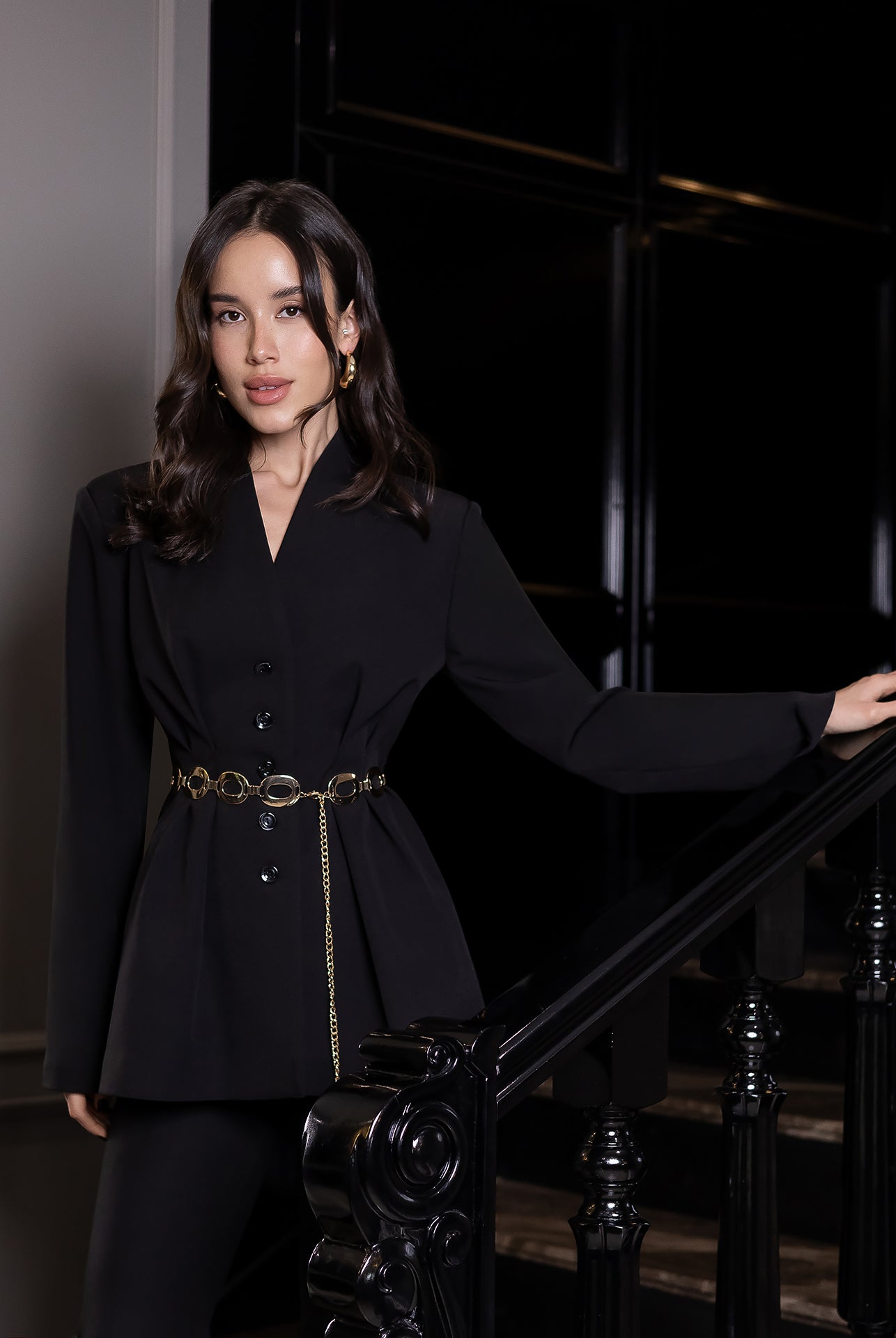 Serena Black Single-Breasted Sculpted-Waist Suit 2-Piece - view 7 | ELAGIA