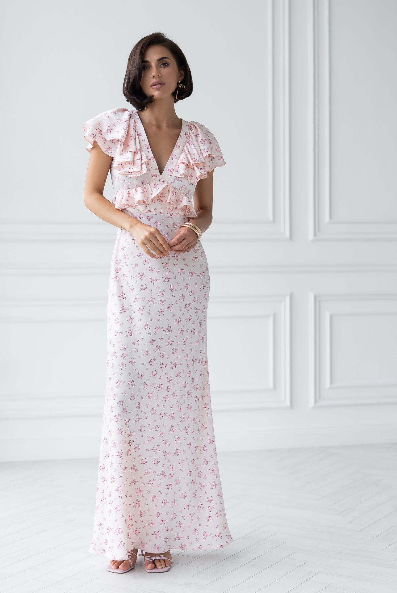Léa White Floral Print Ruffled V-Neck Maxi Dress - front view | ELAGIA