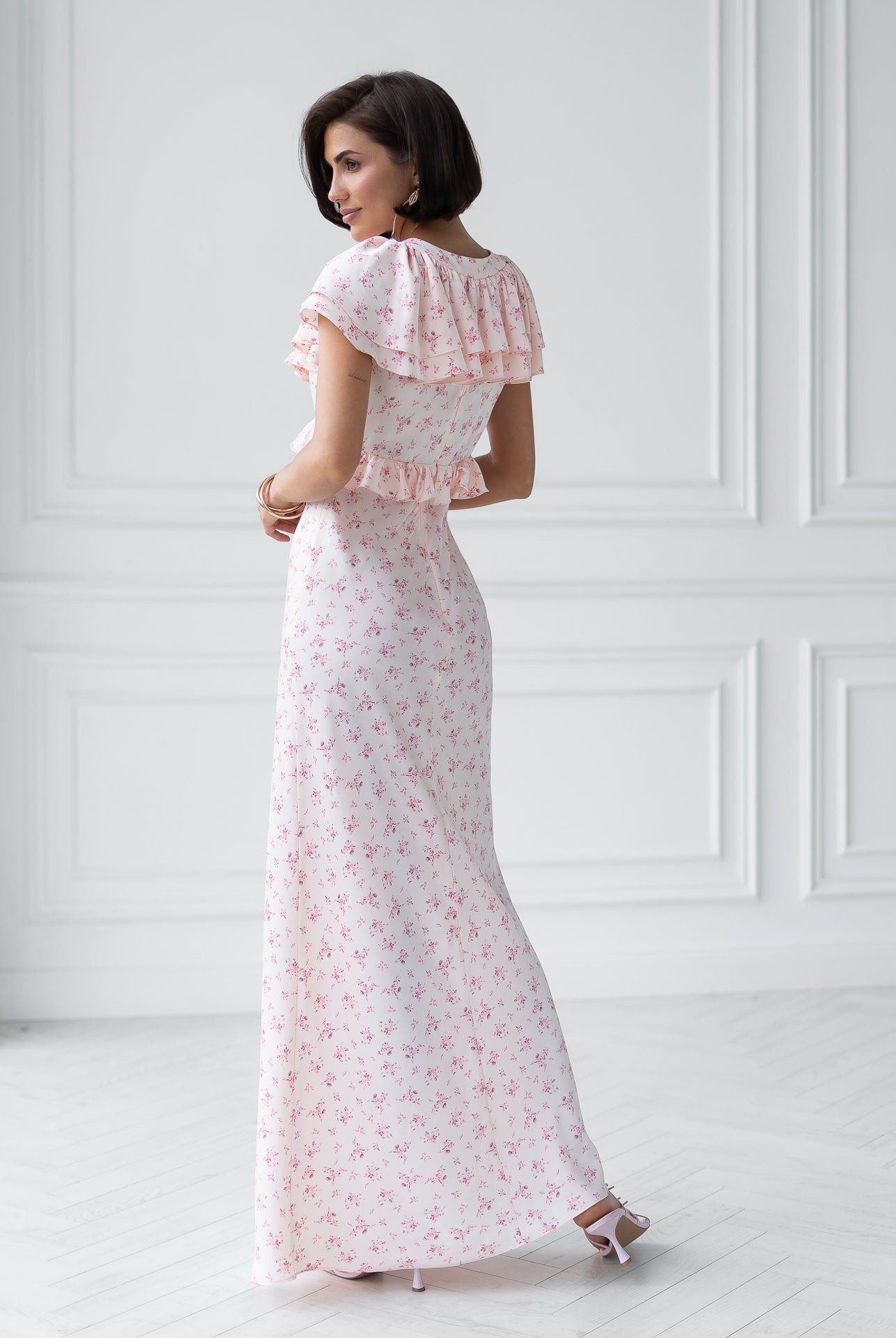 Léa White Floral Print Ruffled V-Neck Maxi Dress - back view | ELAGIA