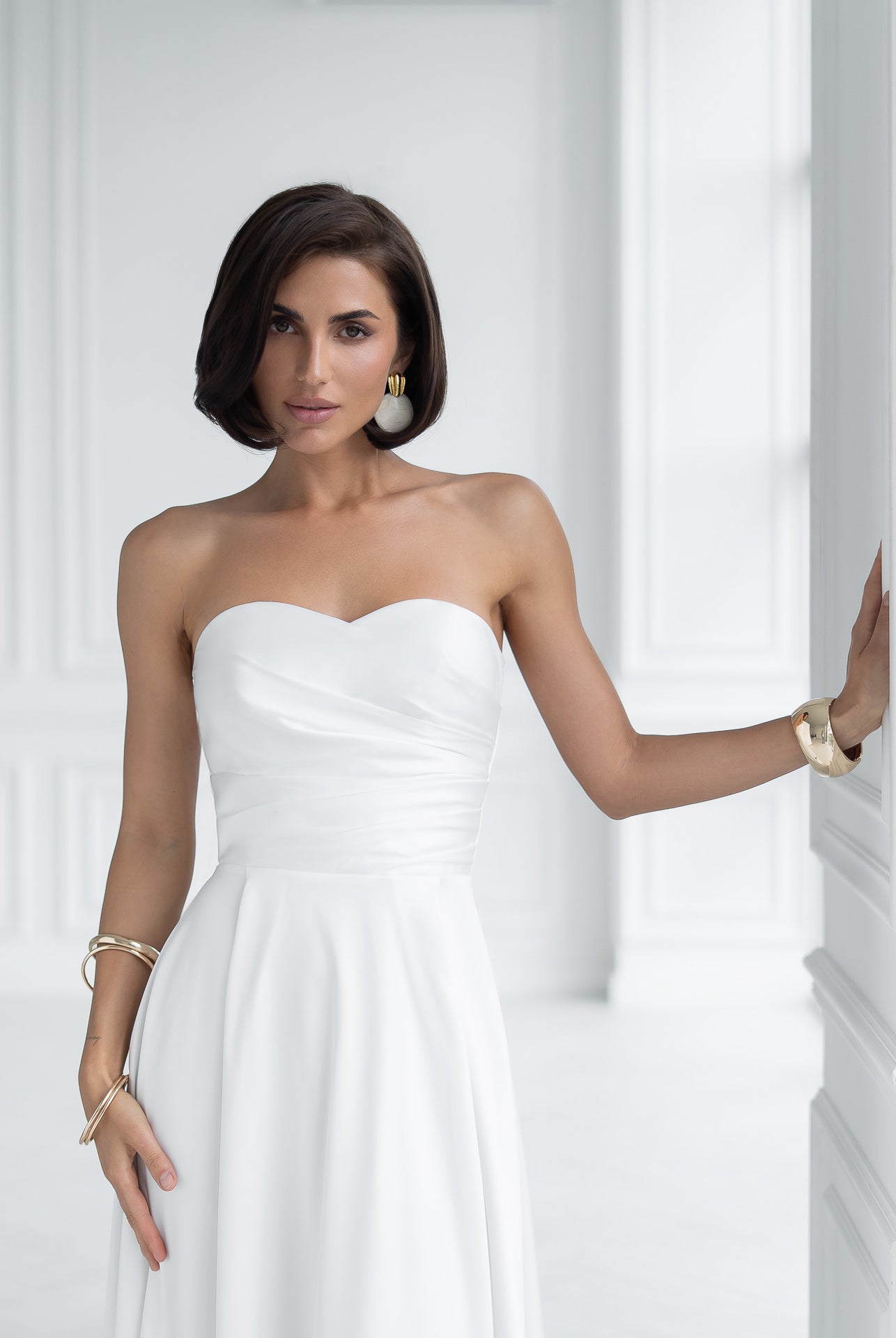 Nova White Satin Strapless Sweetheart Midi Dress - view 12 | ELAGIA