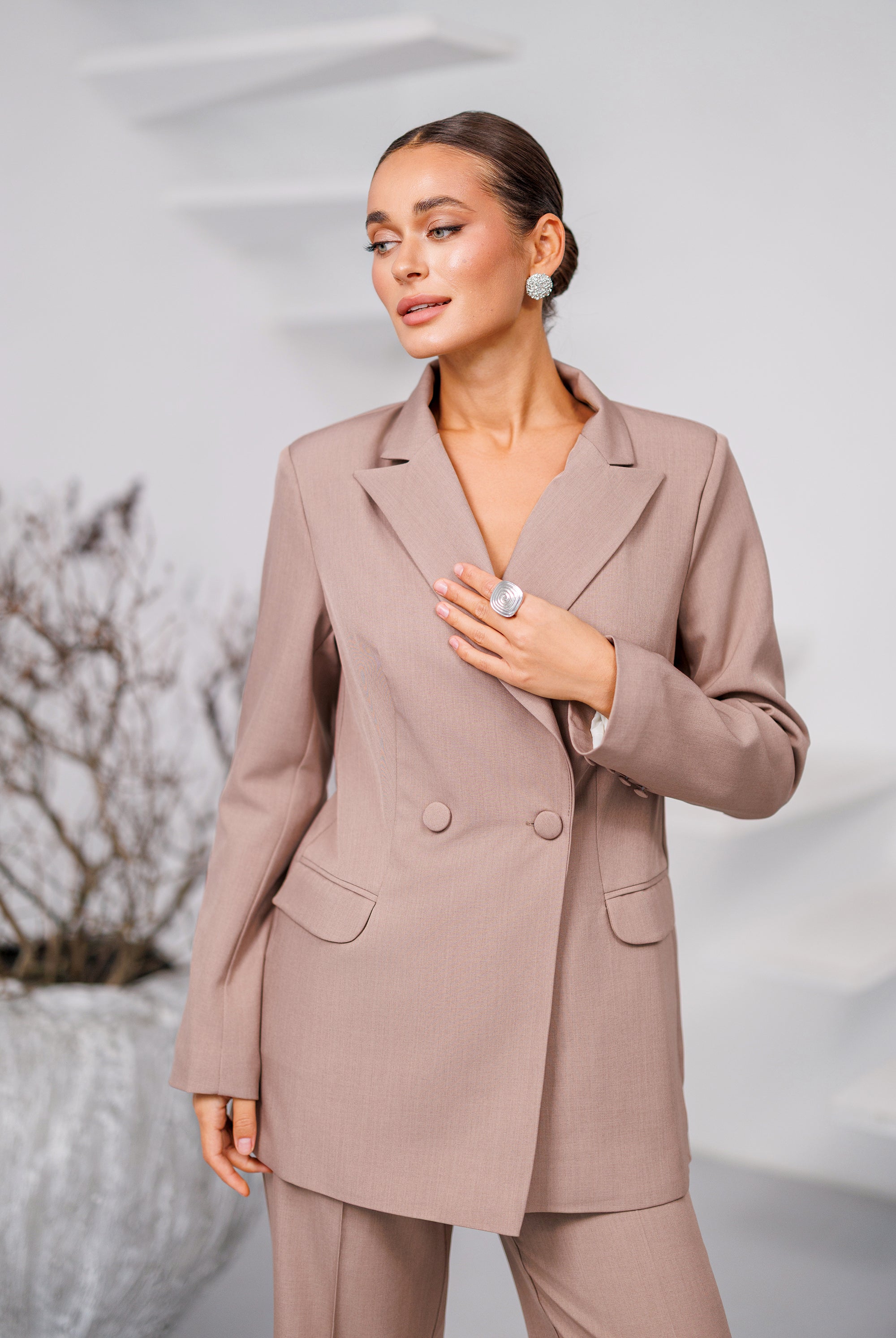 Avira Mocco Double-Breasted Suit 2-Piece - back view | ELAGIA