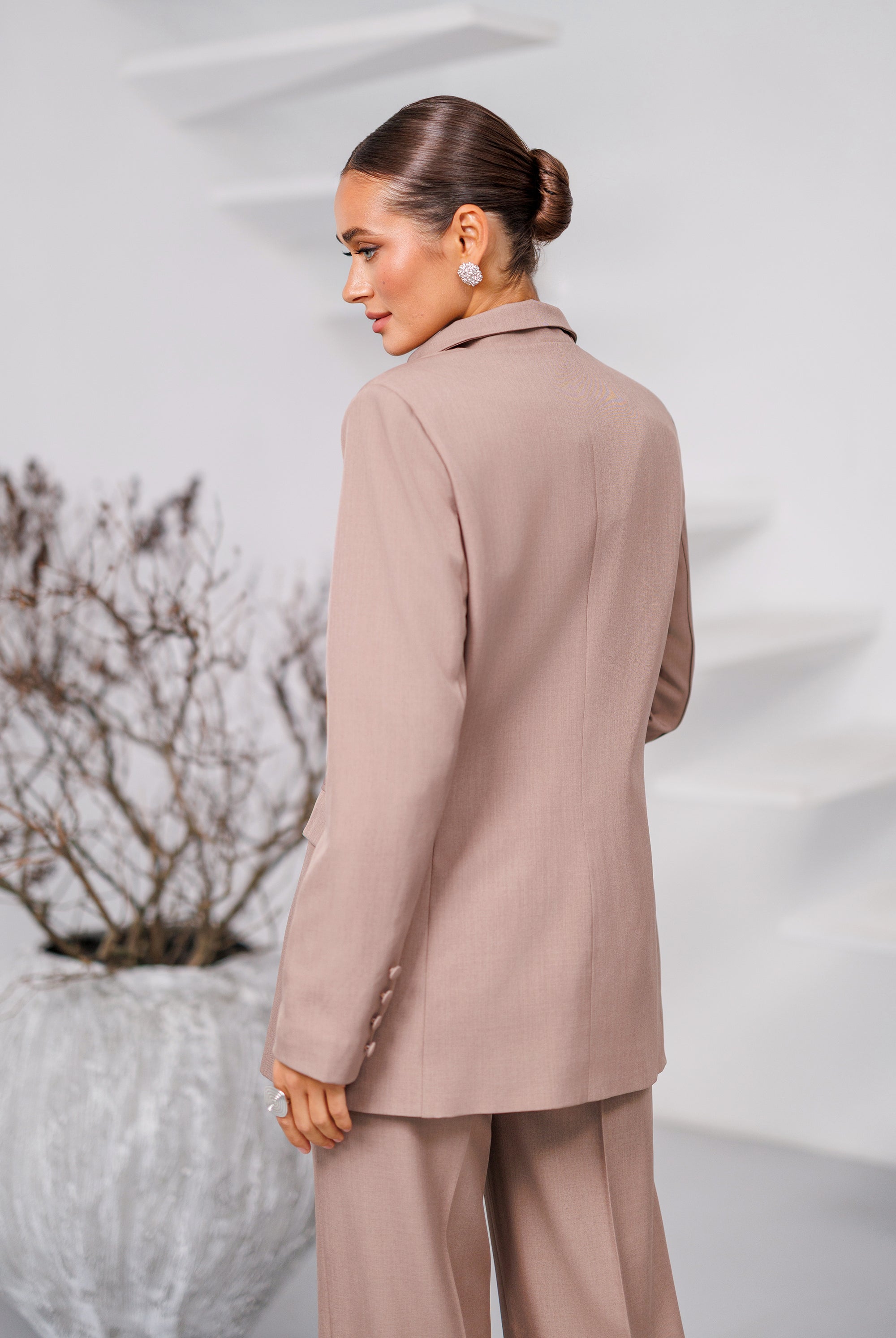 Avira Mocco Double-Breasted Suit 2-Piece - close-up detail | ELAGIA