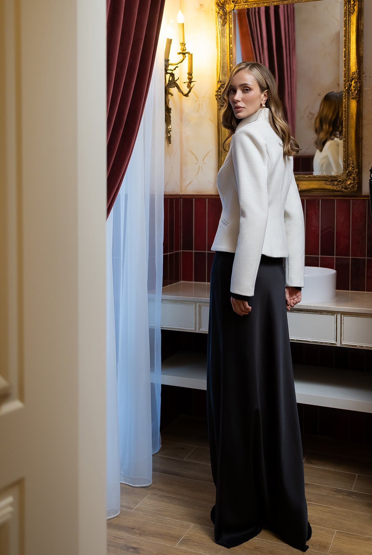 Julia White Collarless Single-Breasted Blazer - side view | ELAGIA