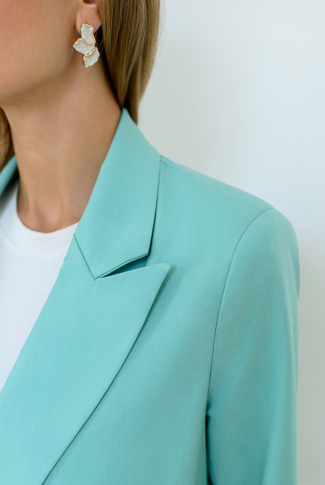 Tiffany-Blue Single-Breasted Oversized Suit 2-Piece - styled look | ELAGIA