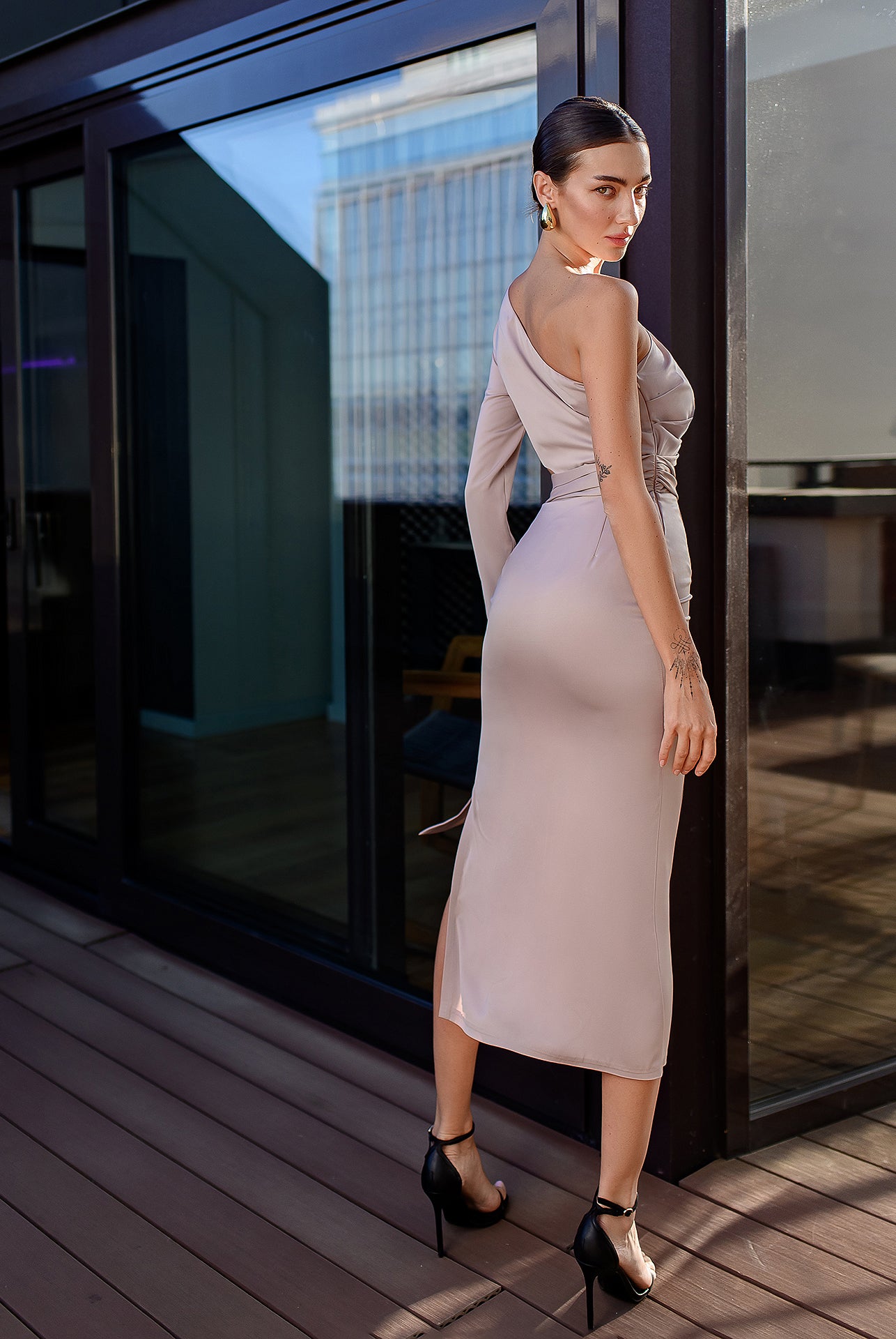 Beige Satin One-Shoulder Cut-Out Midi Dress - View 9 | ELAGIA