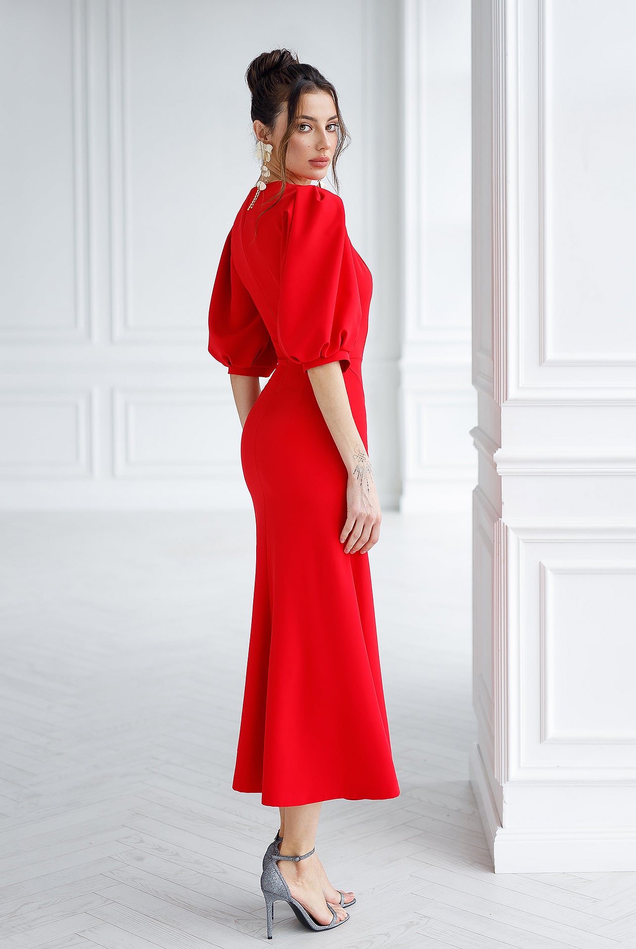Red Puff-Sleeve Midi Dress - side view | ELAGIA