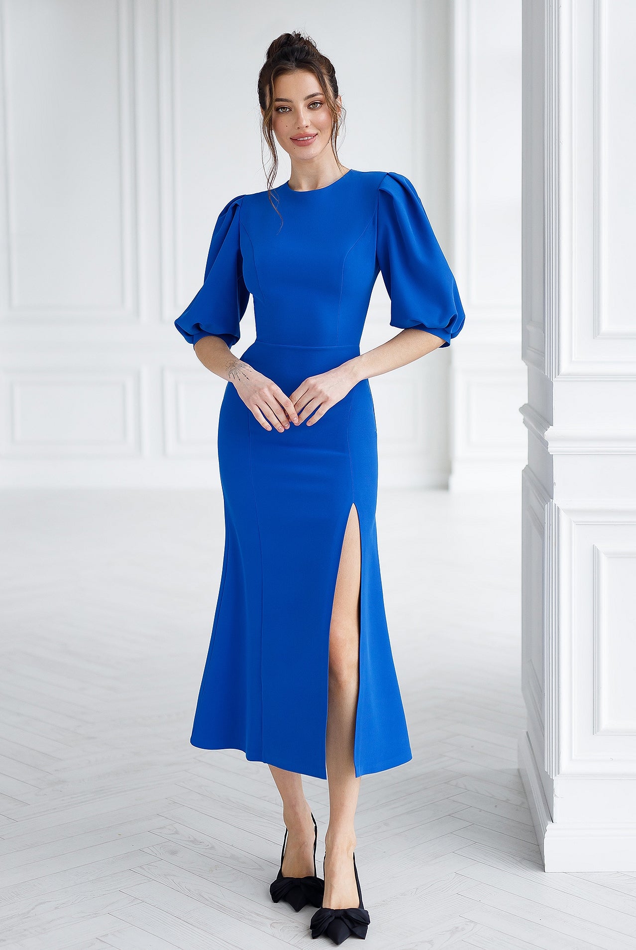 Blue Puff-Sleeve Midi Dress - close-up detail | ELAGIA
