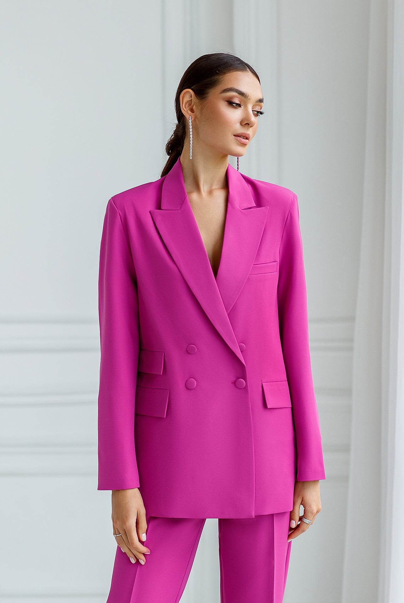 ELAGIA fuchsia 2-piece suit detail of double-breasted buttons and lapels on purple business suit women