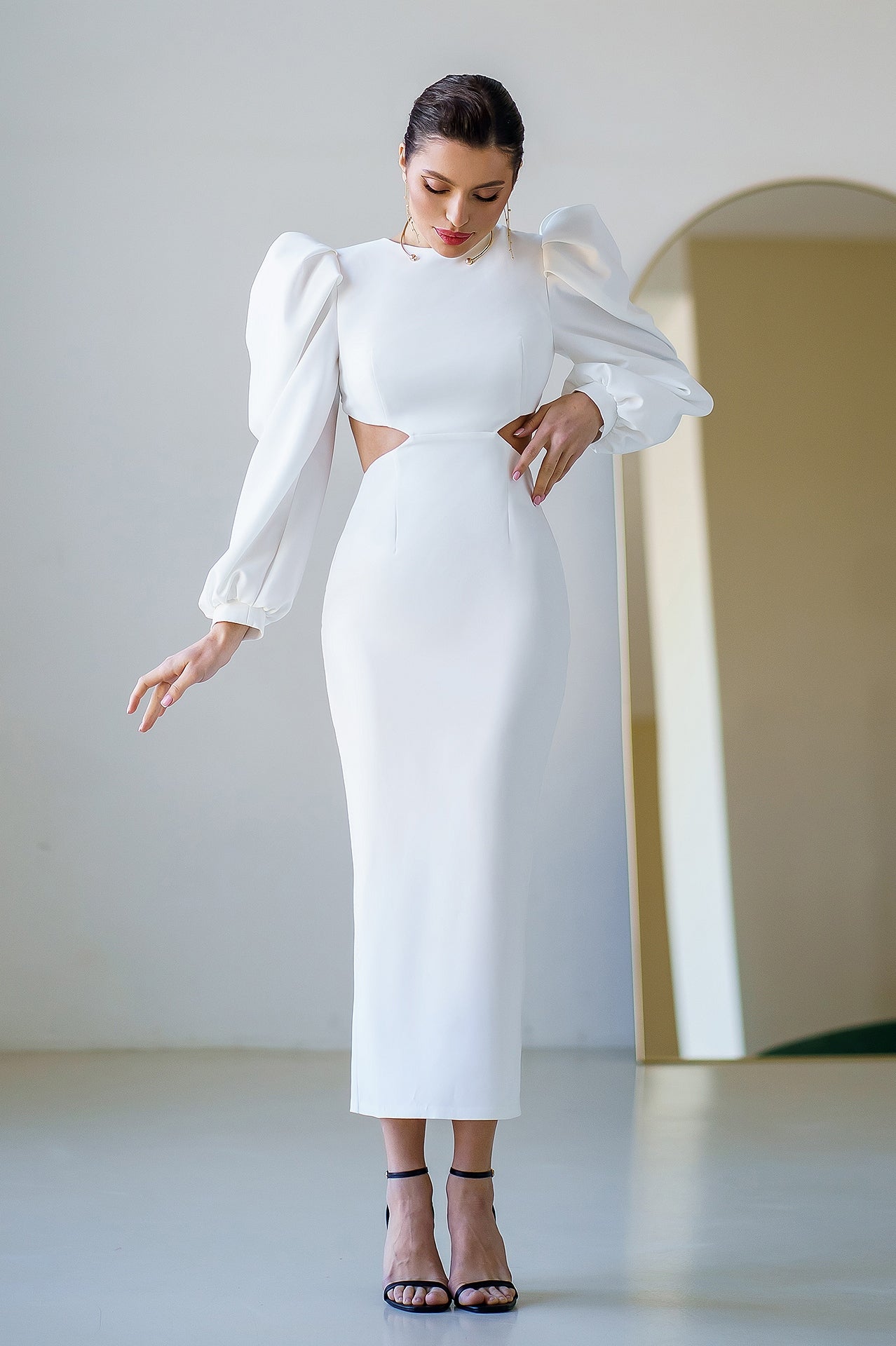 White Backless Cut-Out Puff-Sleeve Midi Dress