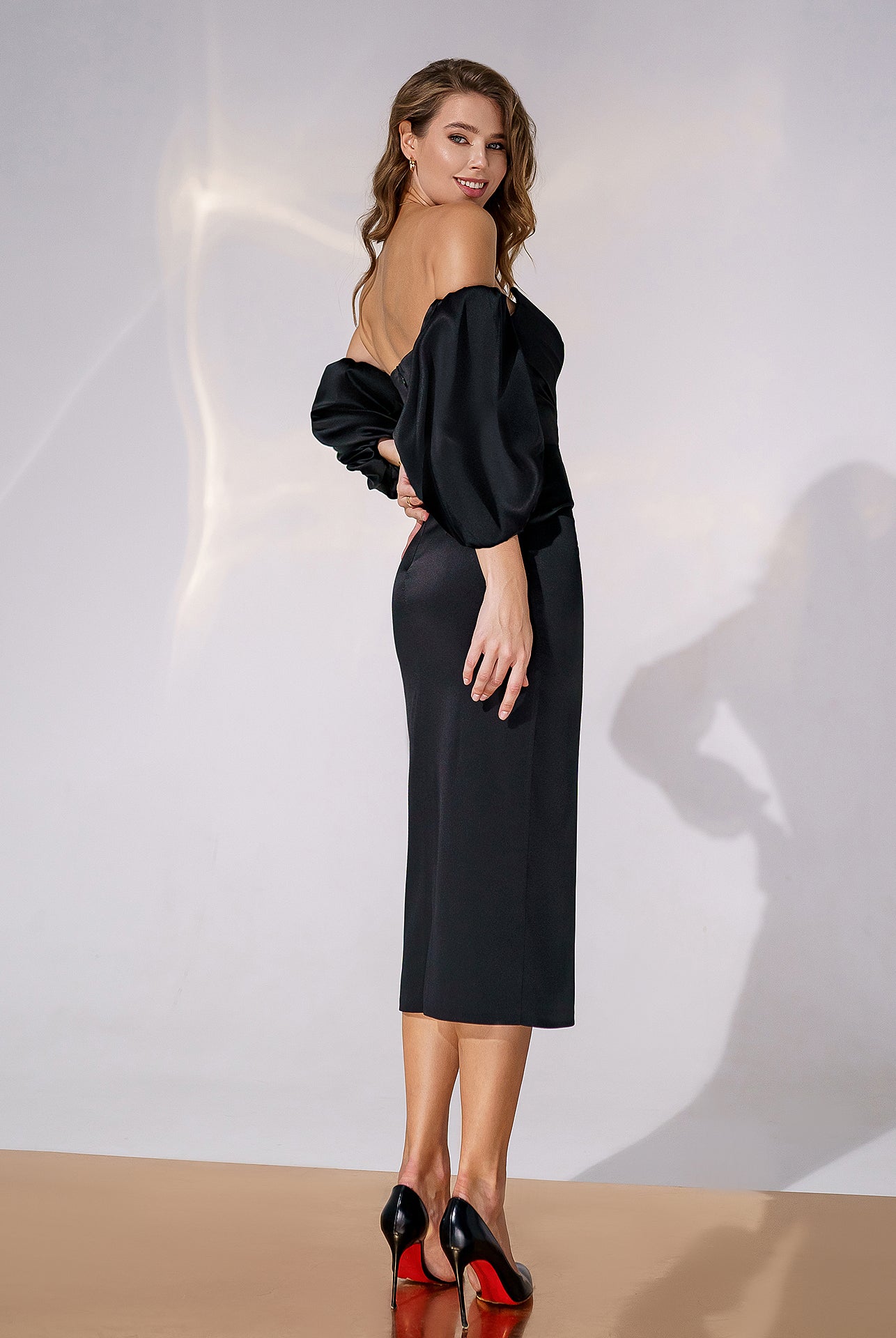 ELAGIA Black Satin Sweetheart Puff-Sleeve Midi Dress - sleeve detail 3 piece women's suit purple business suit women