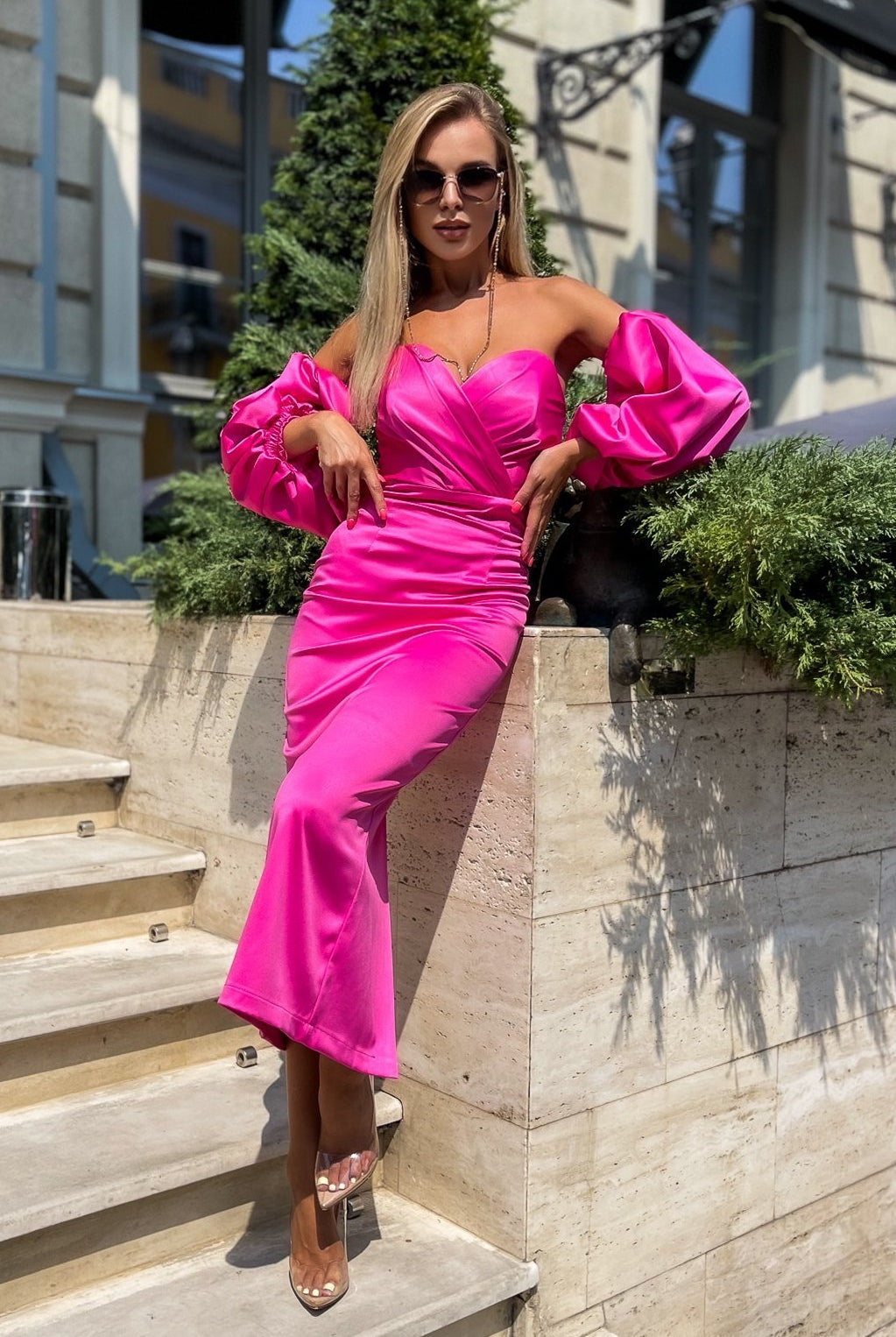 ELAGIA Crimson Puffed Sleeve Midi Dress close-up of neckline and purple business suit women inspired collar details