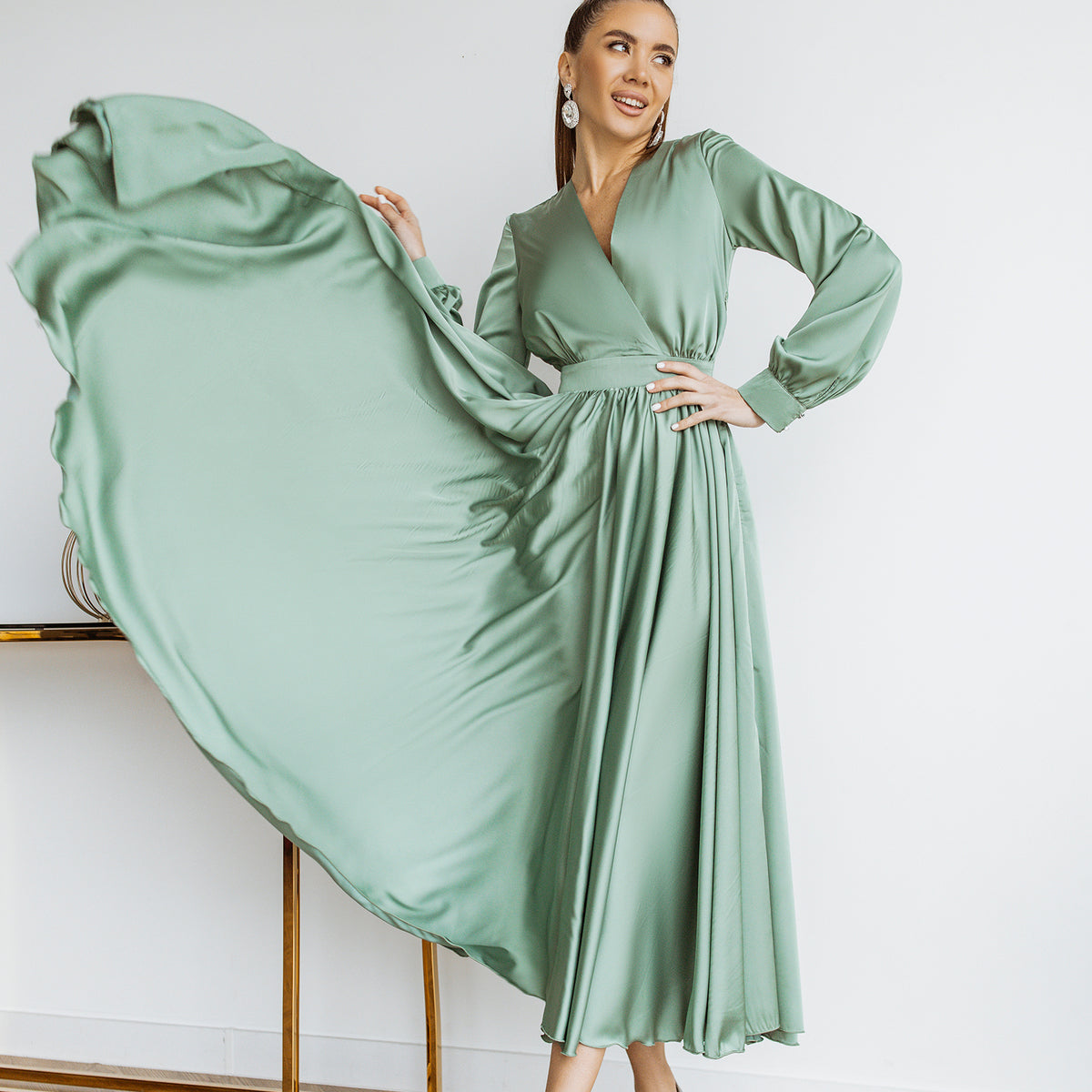 Elavita - Chelsey – Elegant Maxi Dress with Sleek Silhouette