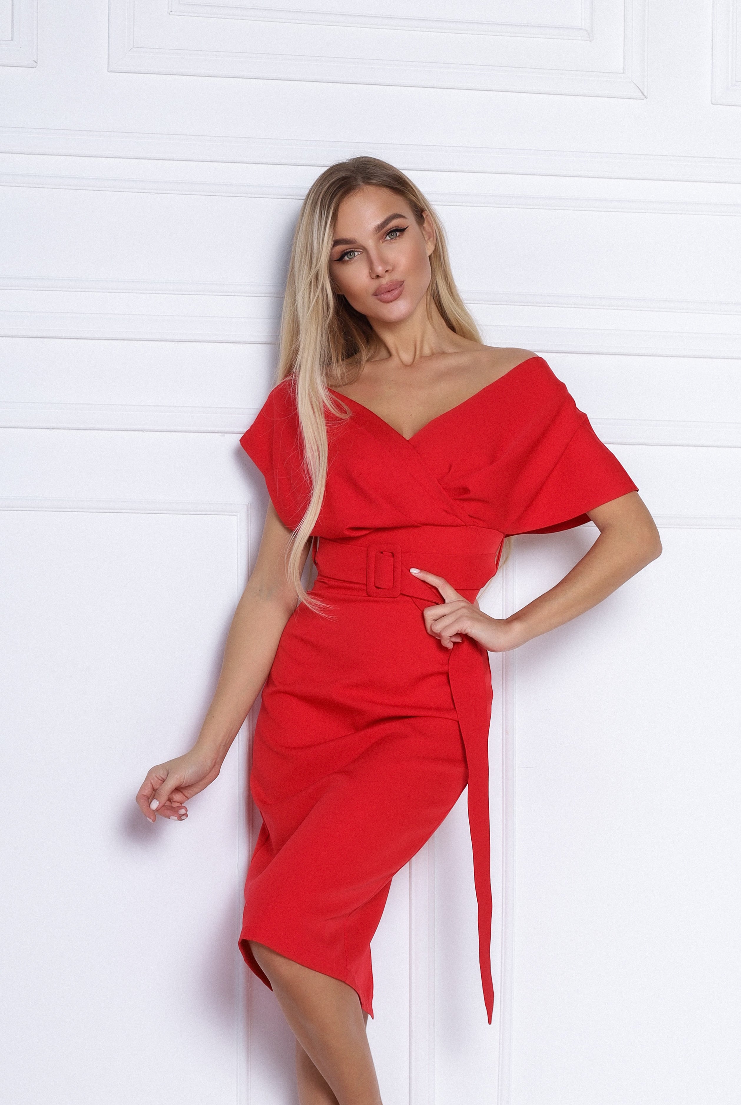ELAGIA red off-the-shoulder mini dress close-up fabric - quality 3 piece women's suit ideal for purple business suit women