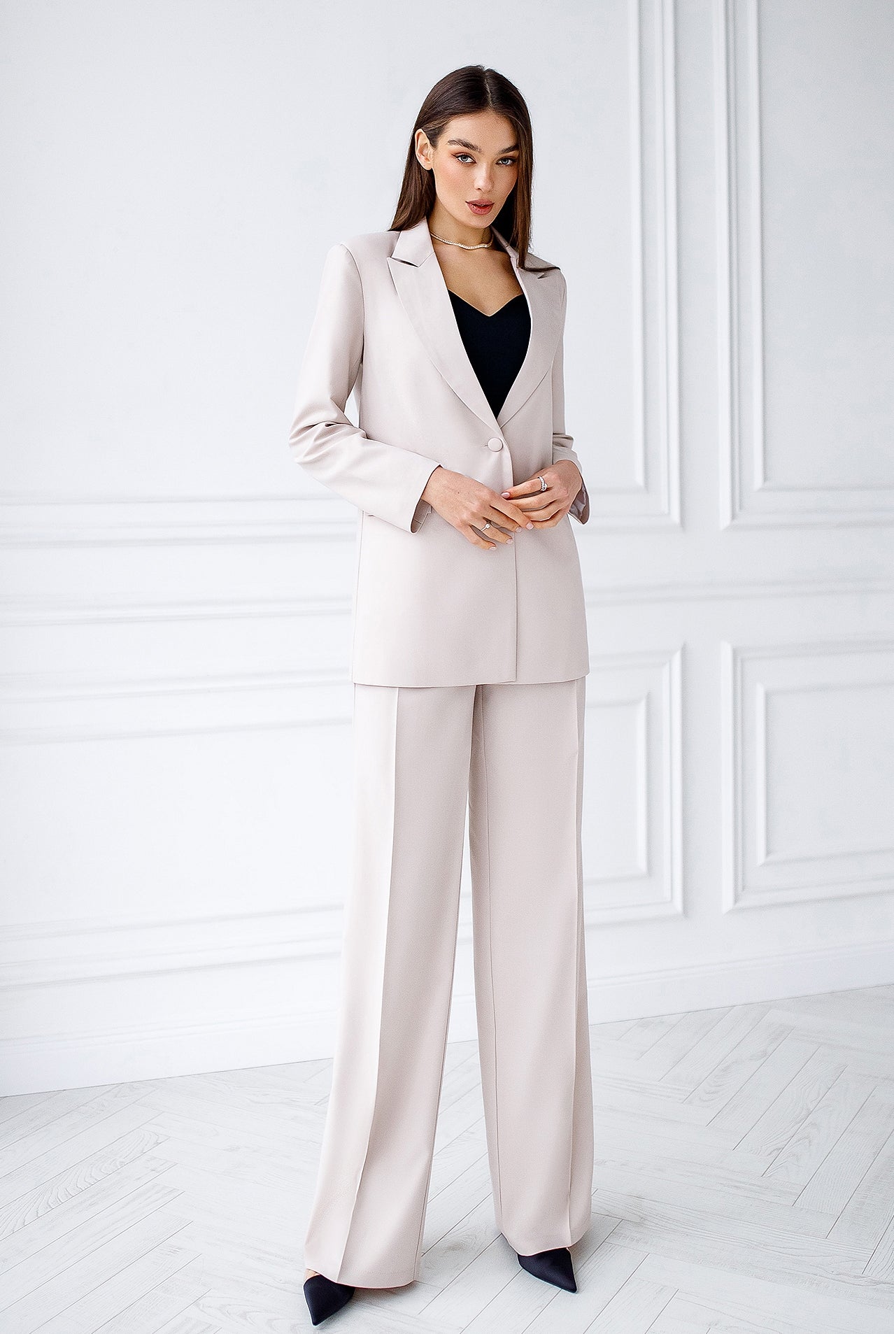 Beige Single-Breasted Oversized Suit 2-Piece - front view | ELAGIA