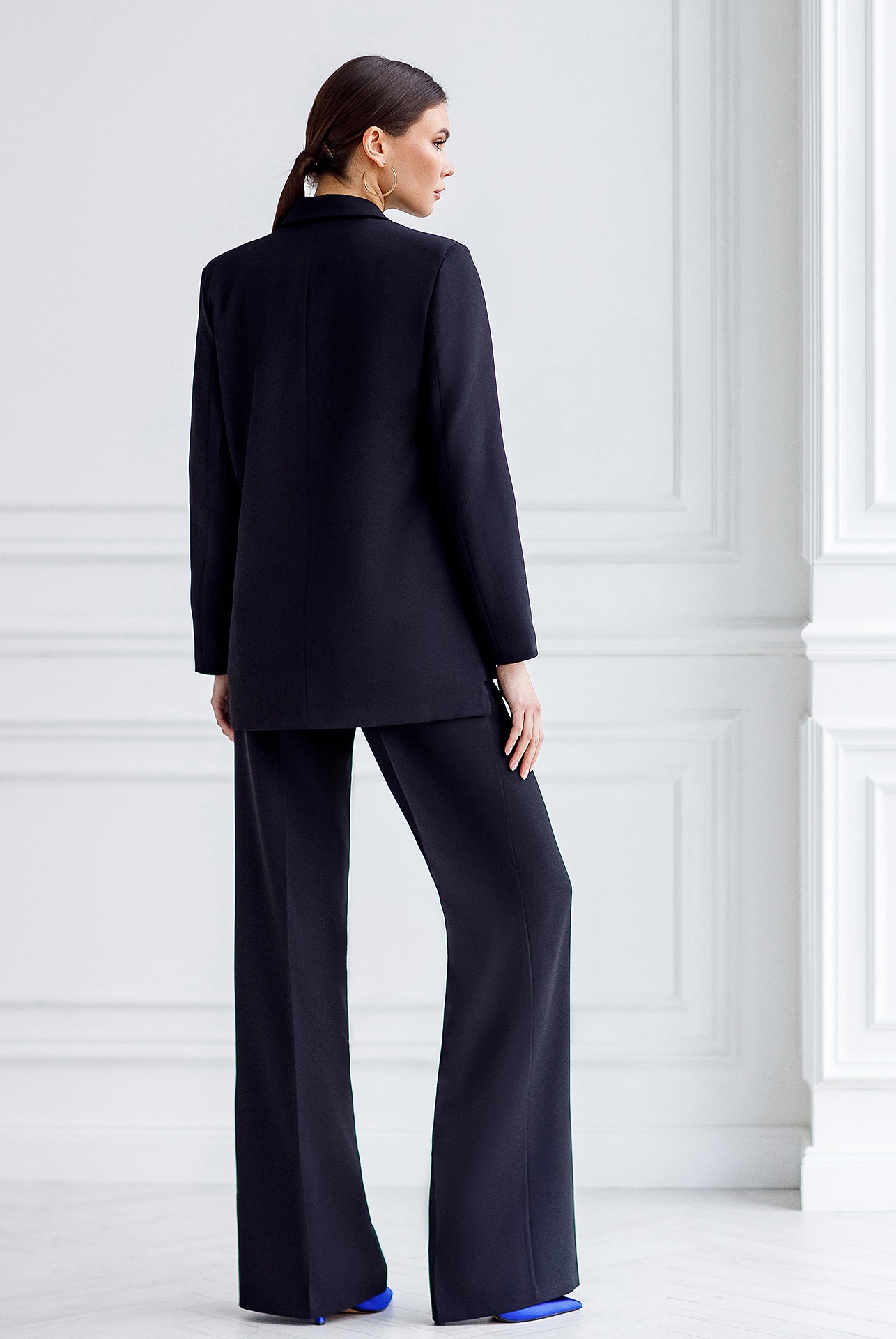 Black Single-Breasted Oversized Suit 2-Piece - side view | ELAGIA