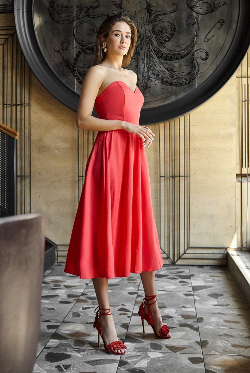 ELAGIA coral sleeveless corseted midi dress close-up of corseted waist - purple business suit women style
