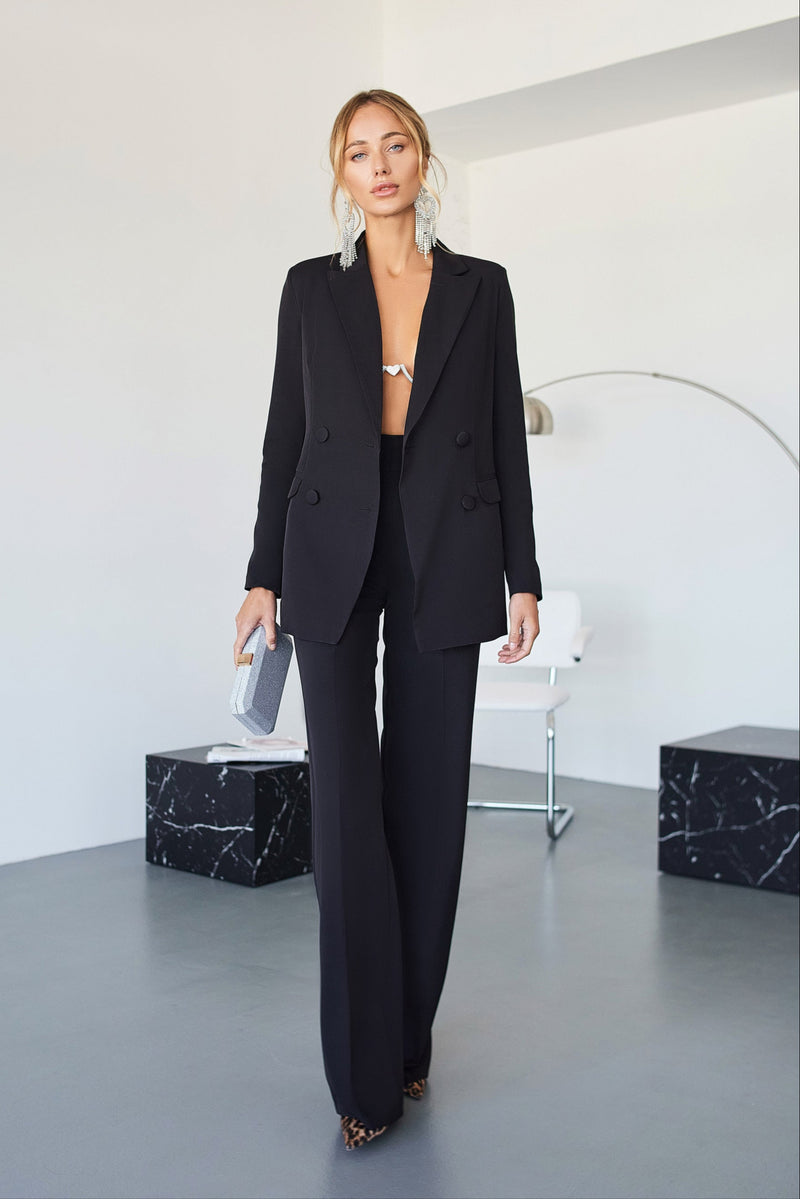 What to Wear to a Baby Shower: Guest Guide