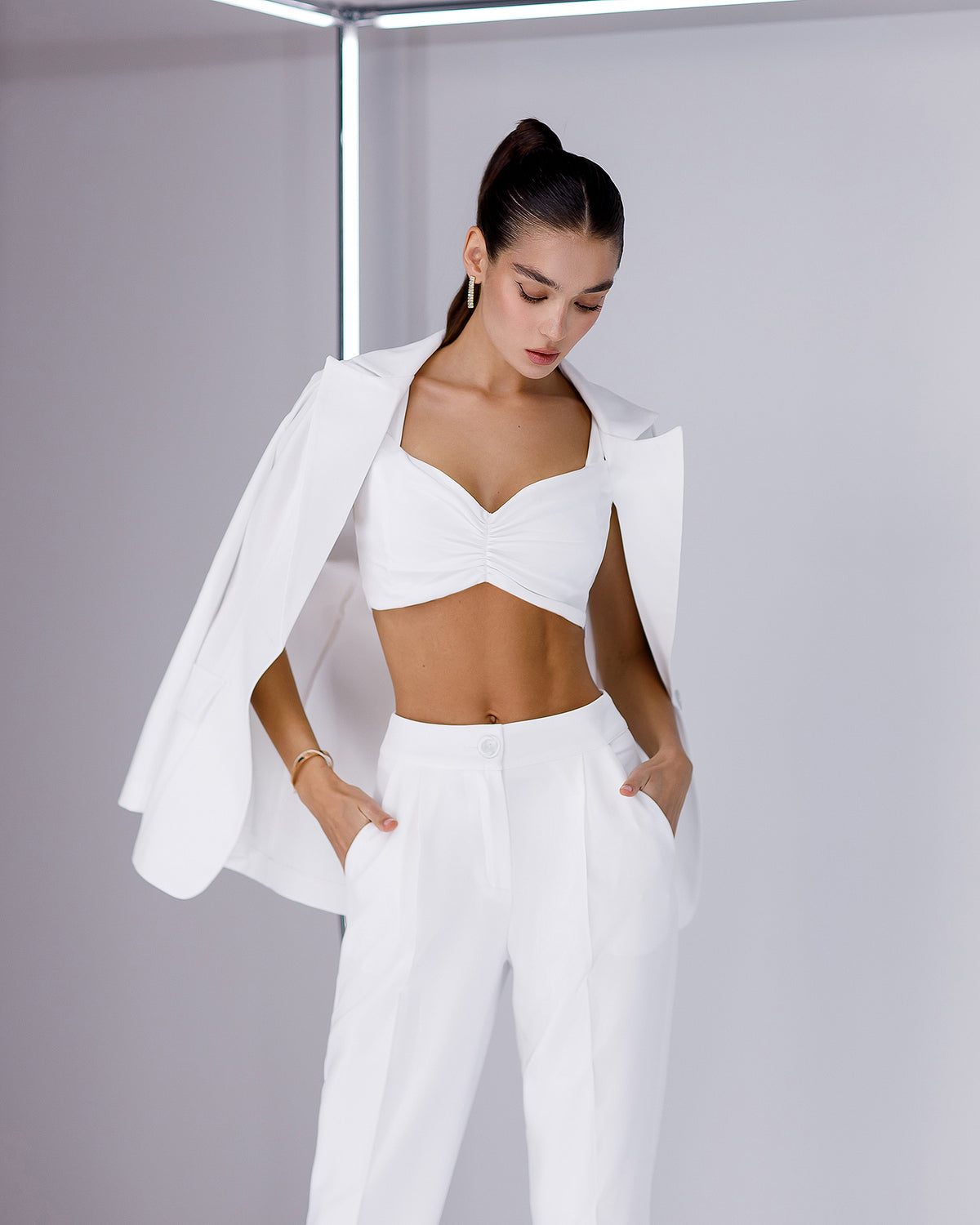 White Regular-Fit 3-Piece Suit – ELAGIA