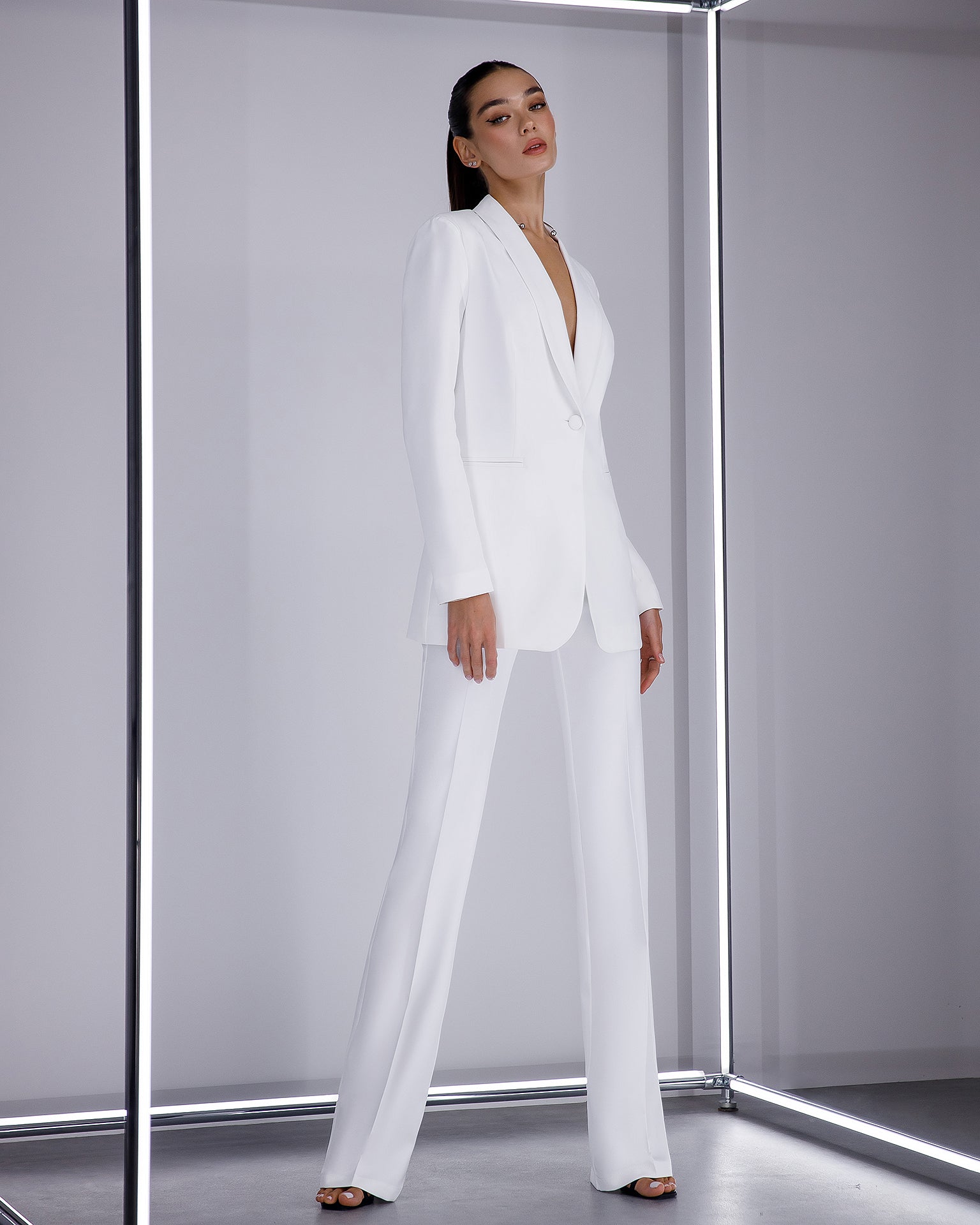 White Shawl Lapel Suit 2-Piece