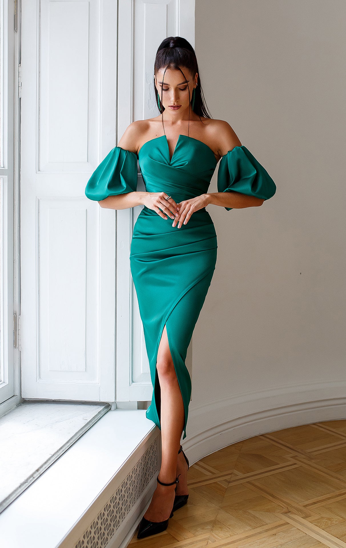 Emerald Satin Puff-Sleeve Midi Dress
