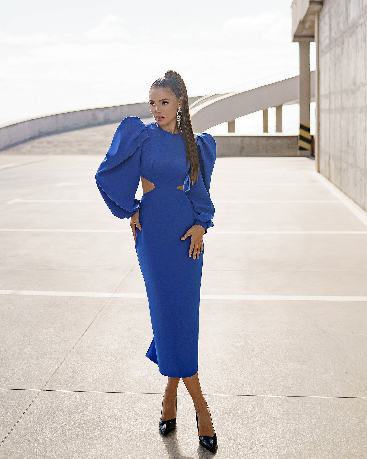 Blue Backless Cut-Out Puff-Sleeve Midi Dress