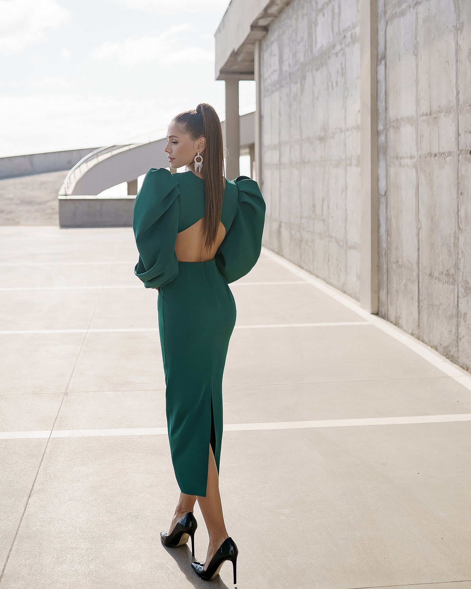 Green Backless Cut-Out Puff-Sleeve Midi Dress