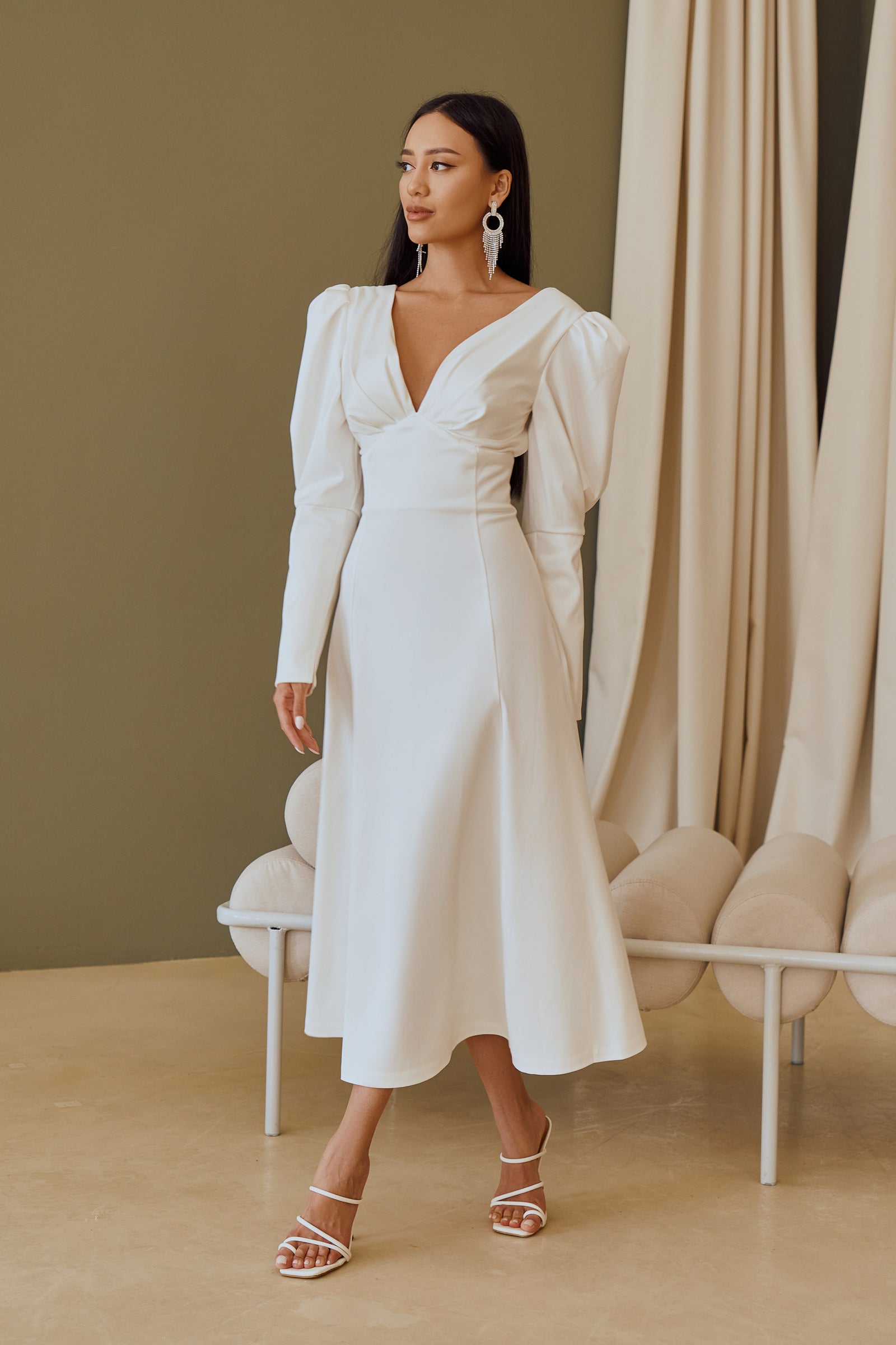 Satin Dress With Contrasting White Collar And Coordinated Matching Bow Belt - Beige