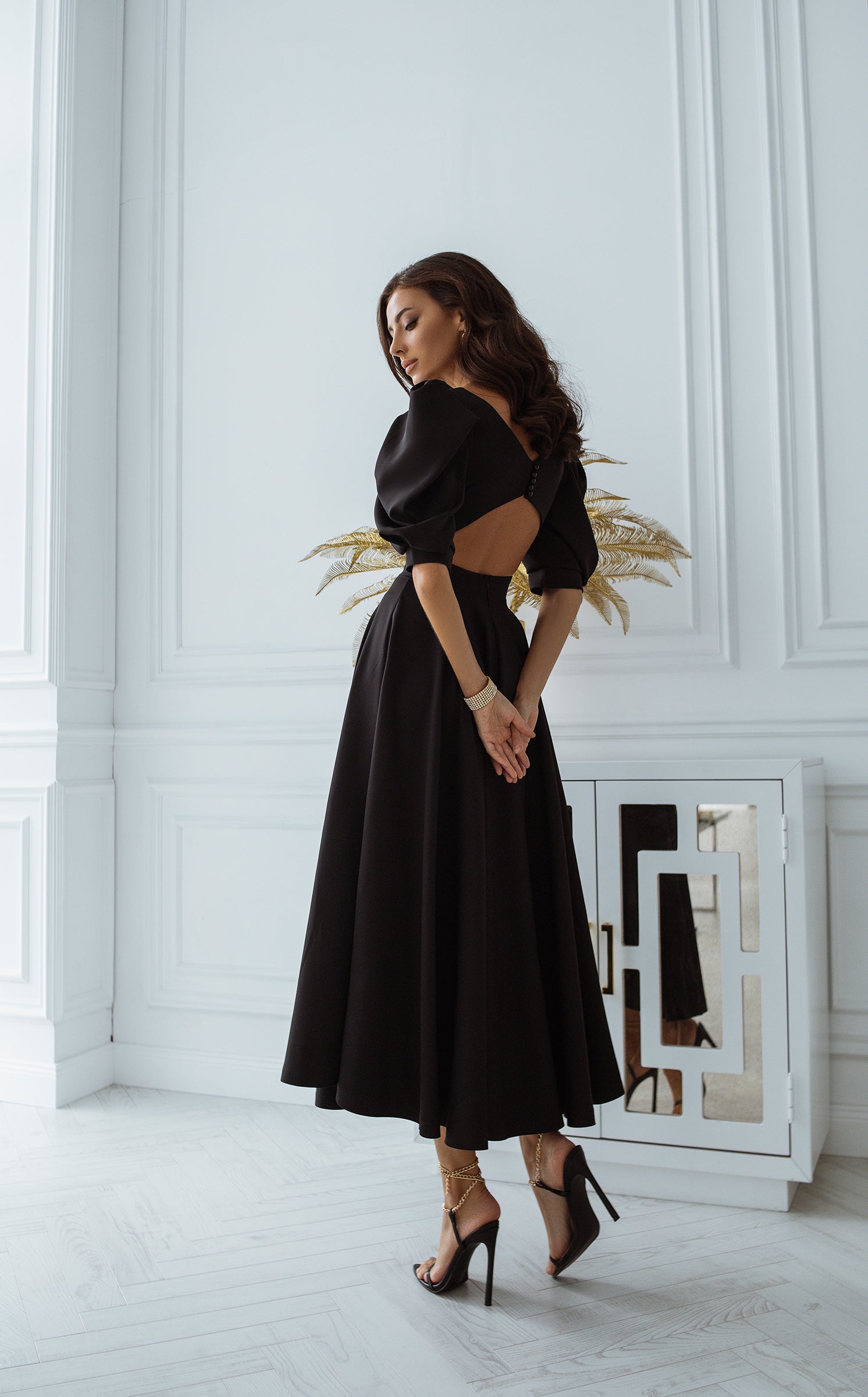 Black Backless Puff-Sleeve Midi Dress