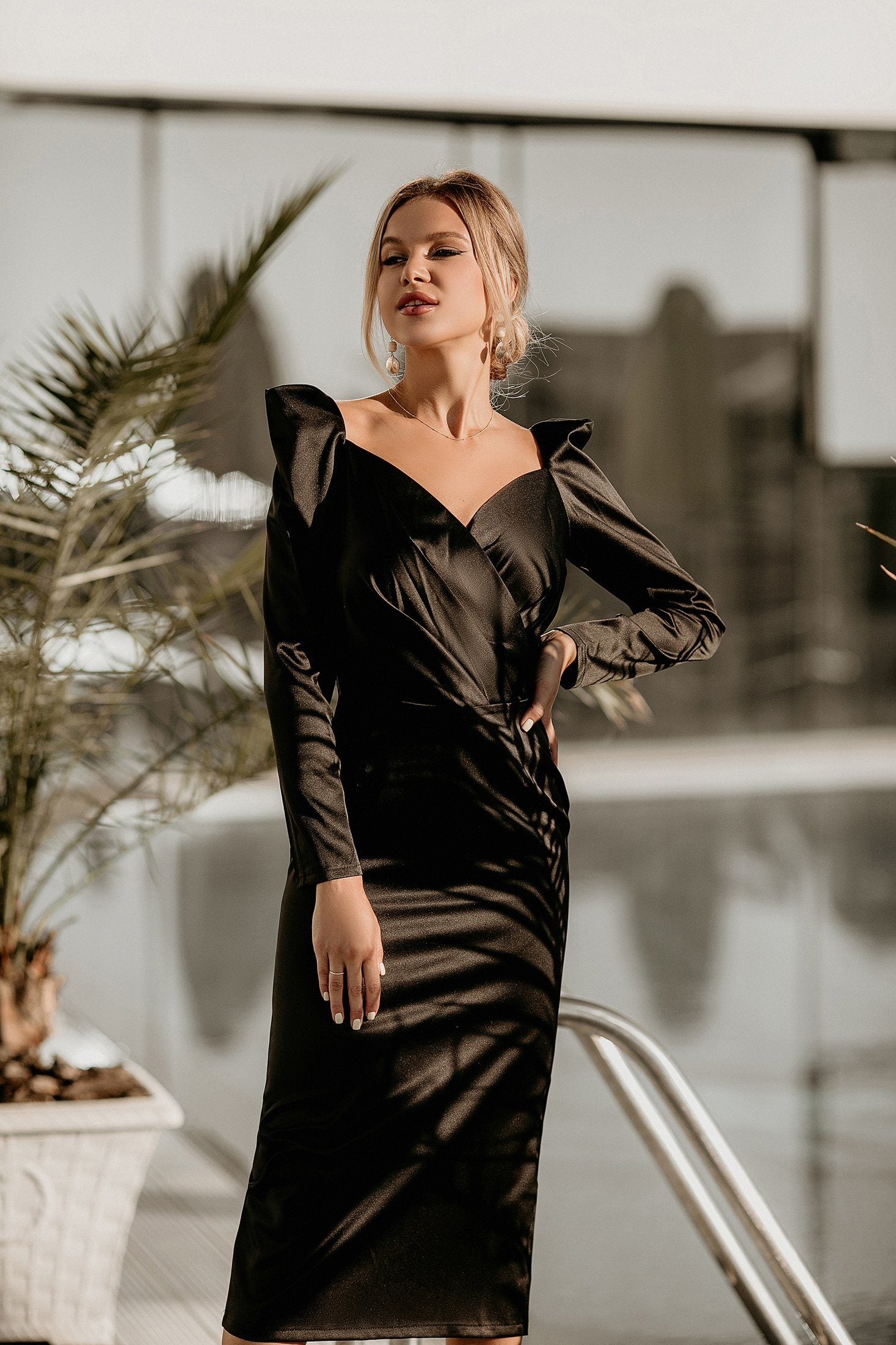 ELAGIA MONTE Black Silver Long Sleeve Midi Dress Black Xs