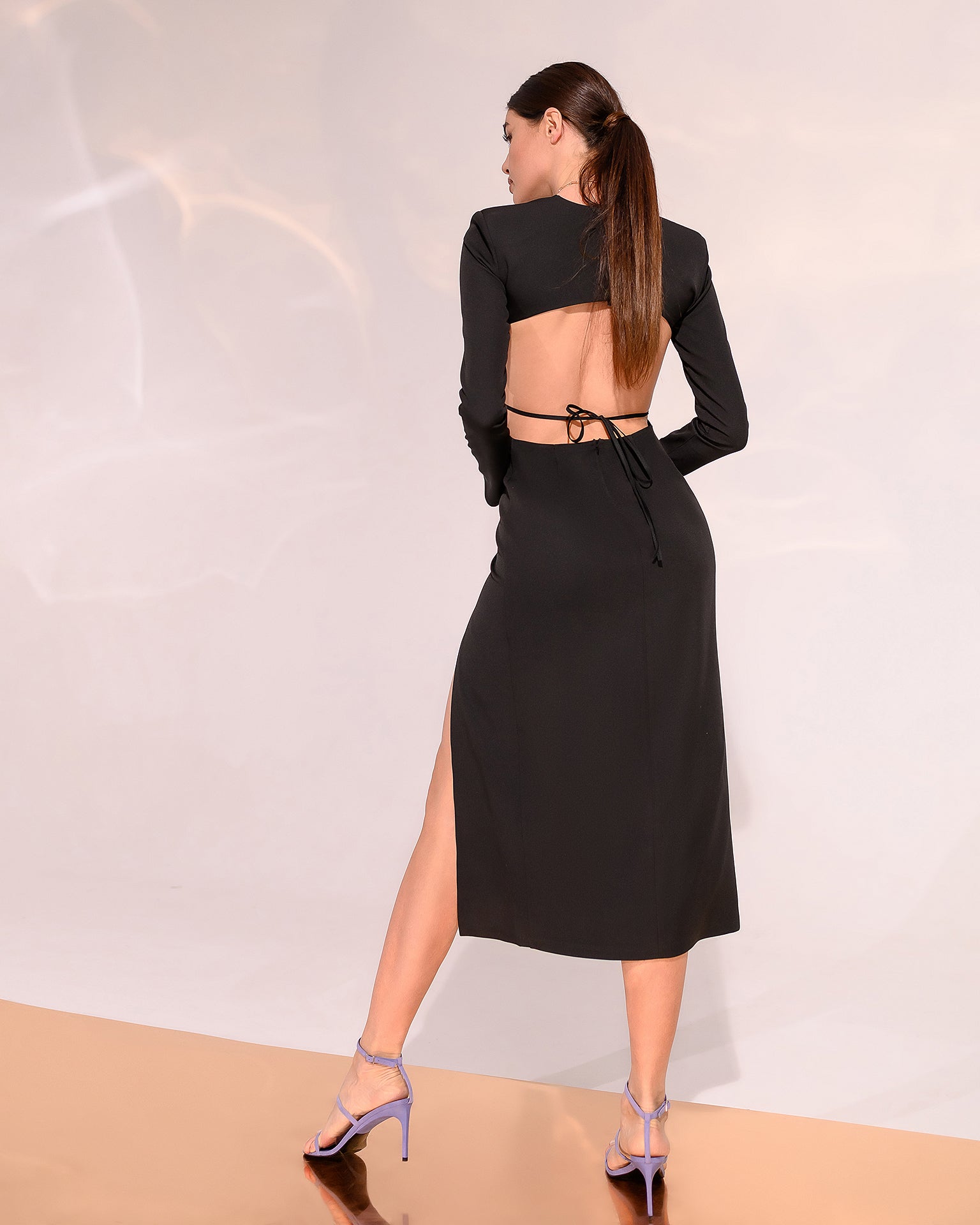 Black Backless Long Sleeve Midi Dress